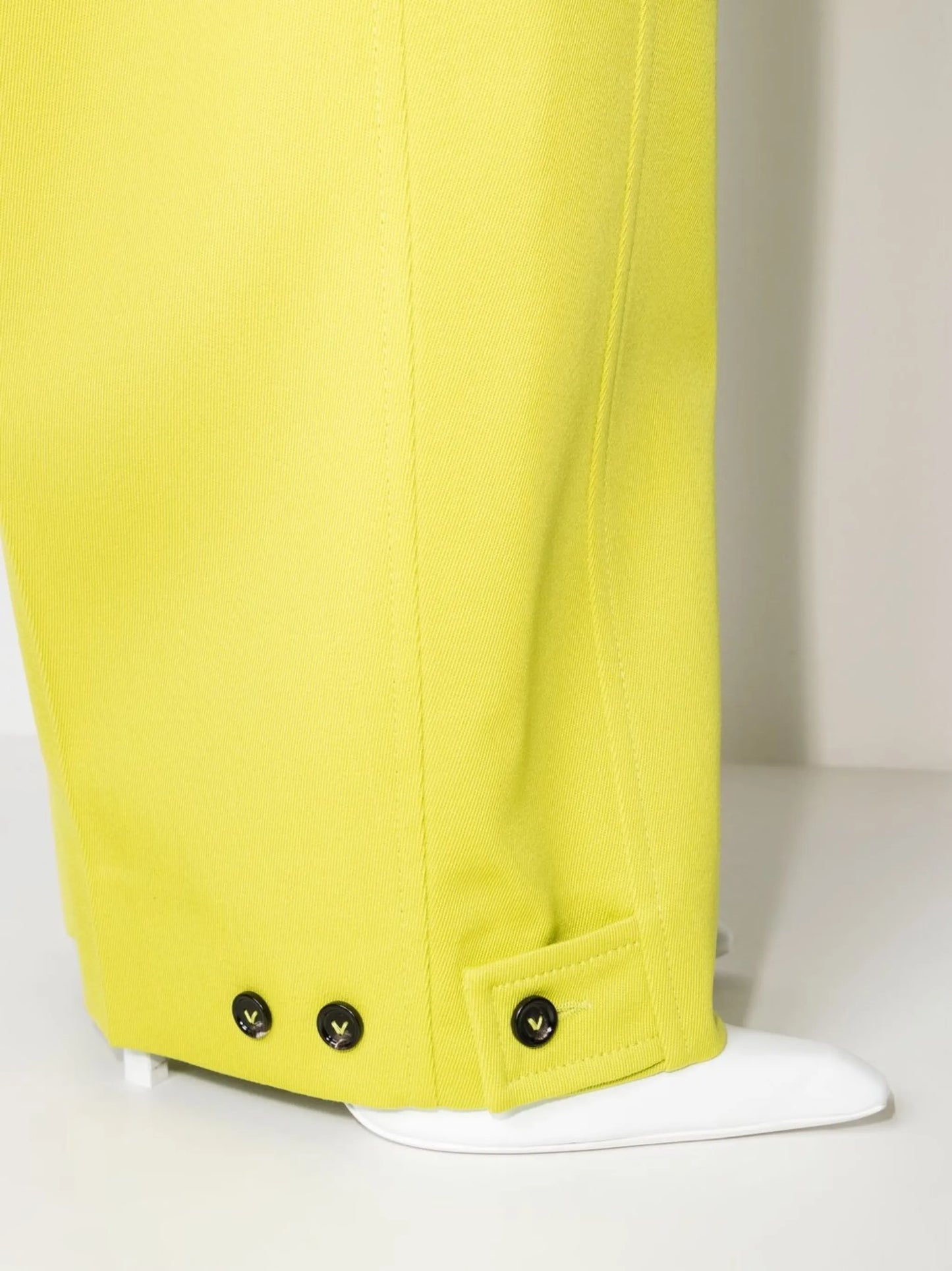 pleated trousers