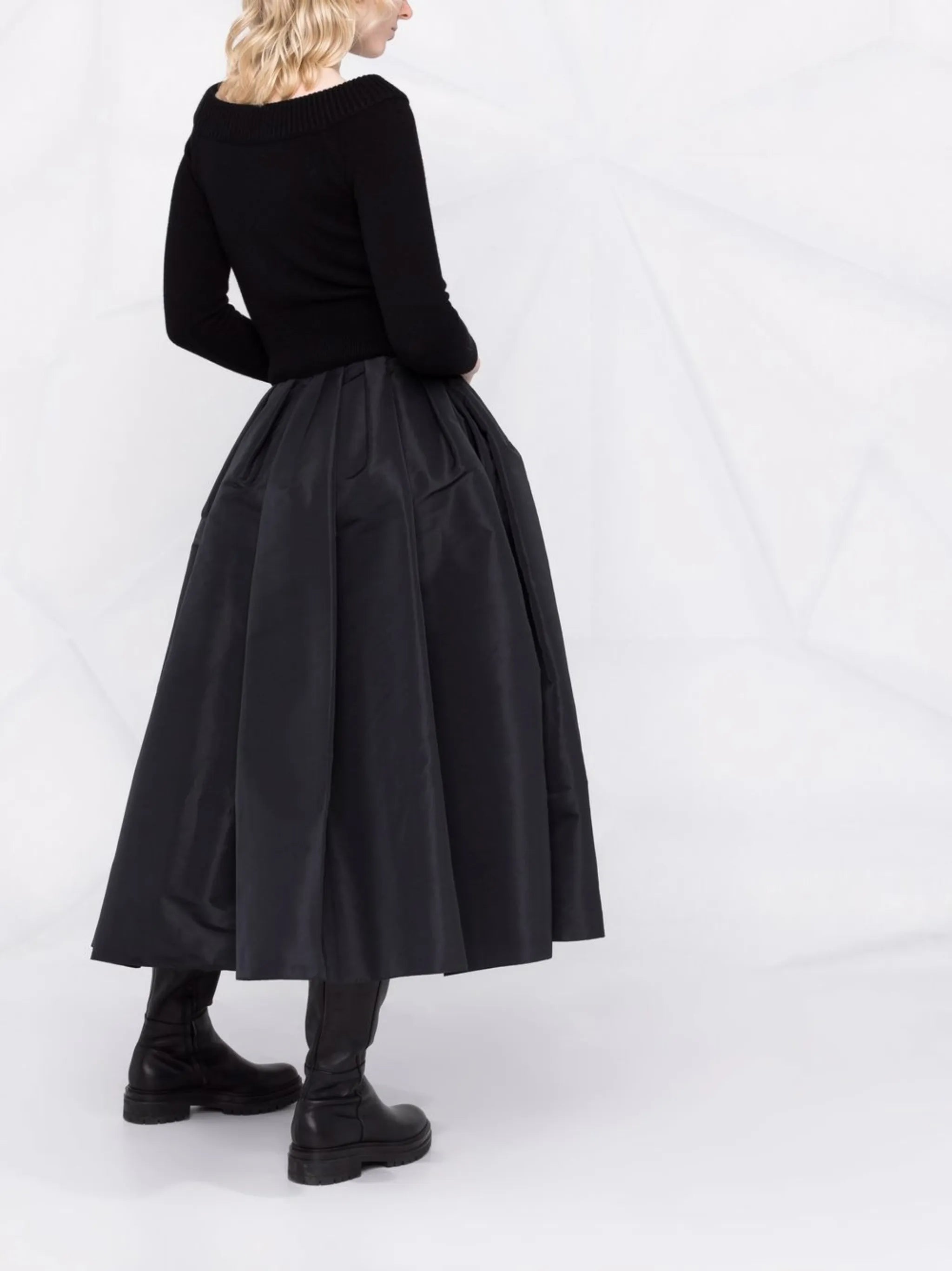 high-waisted full skirt