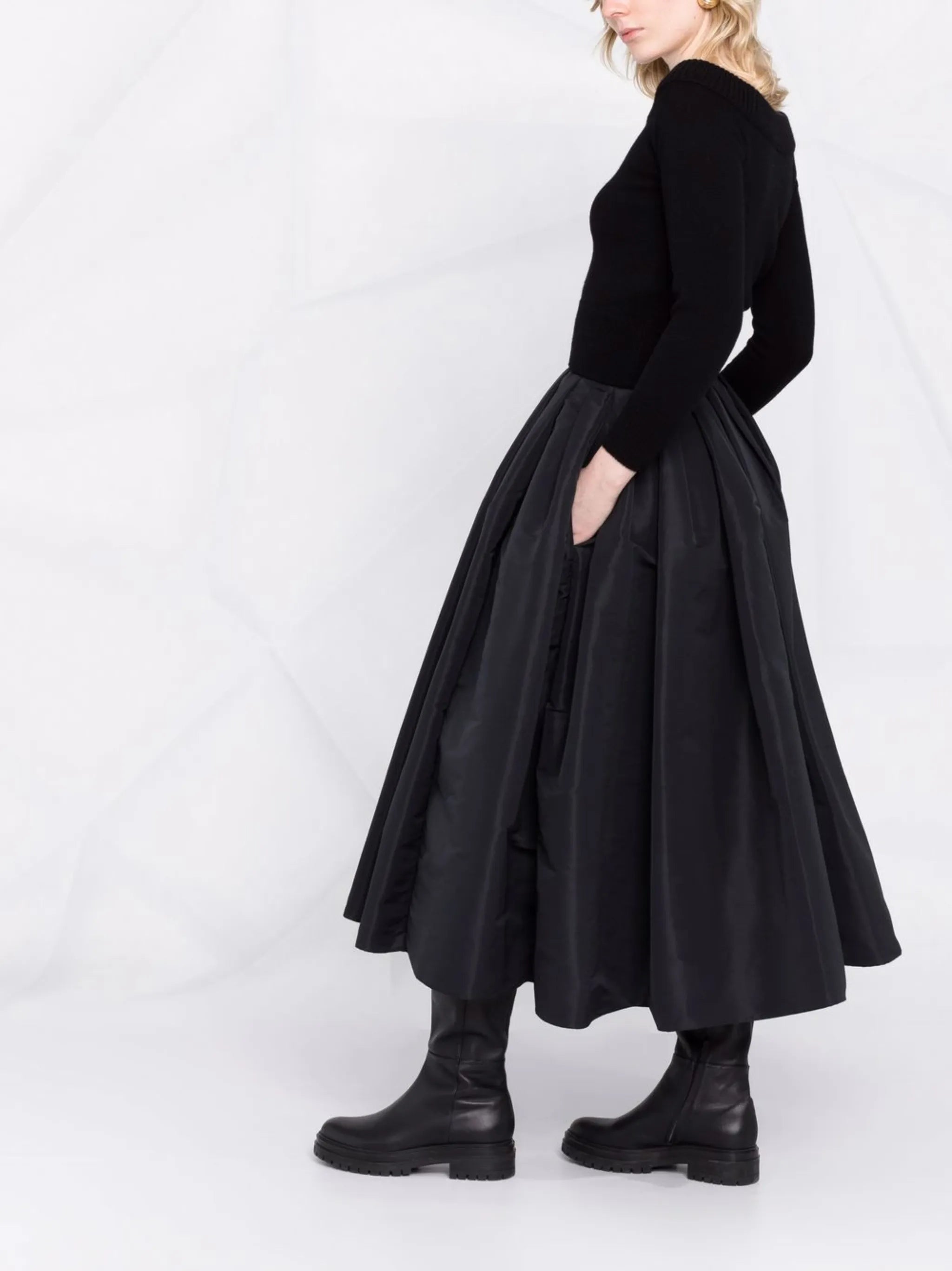 high-waisted full skirt
