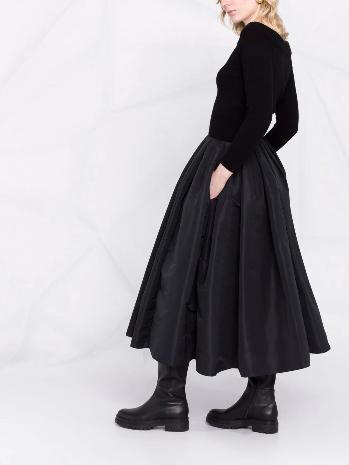 high-waisted full skirt