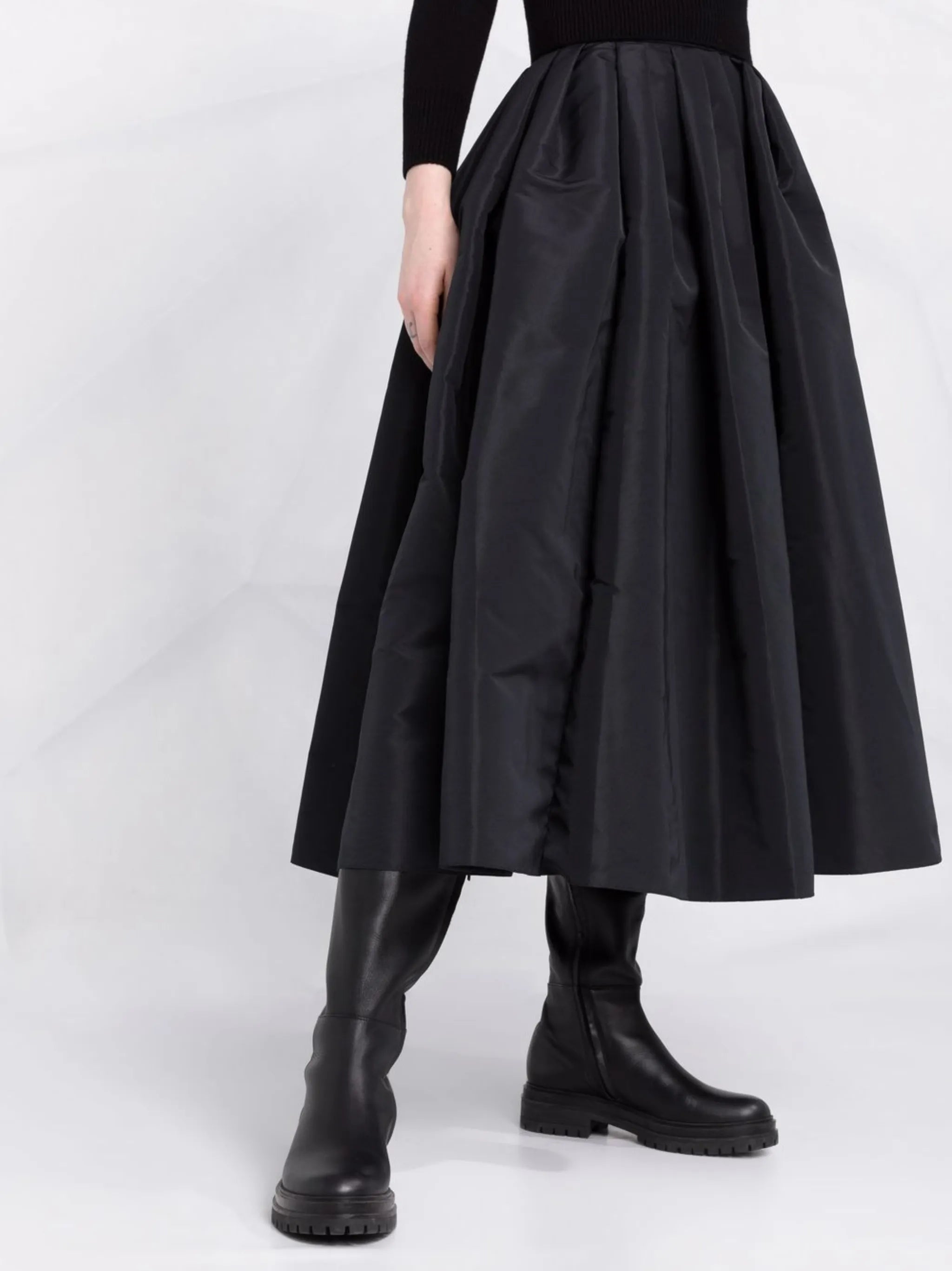high-waisted full skirt