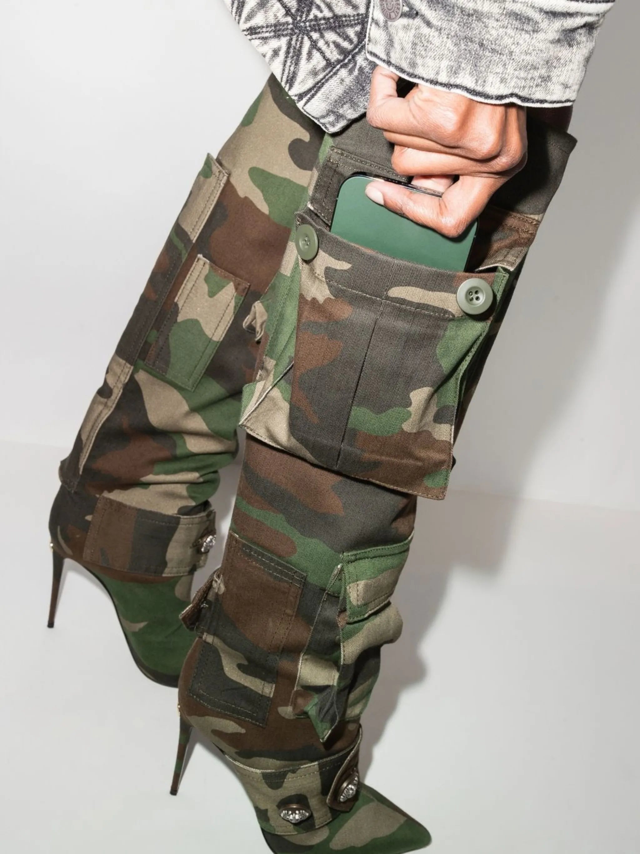 camouflage-pattern pointed-toe boots