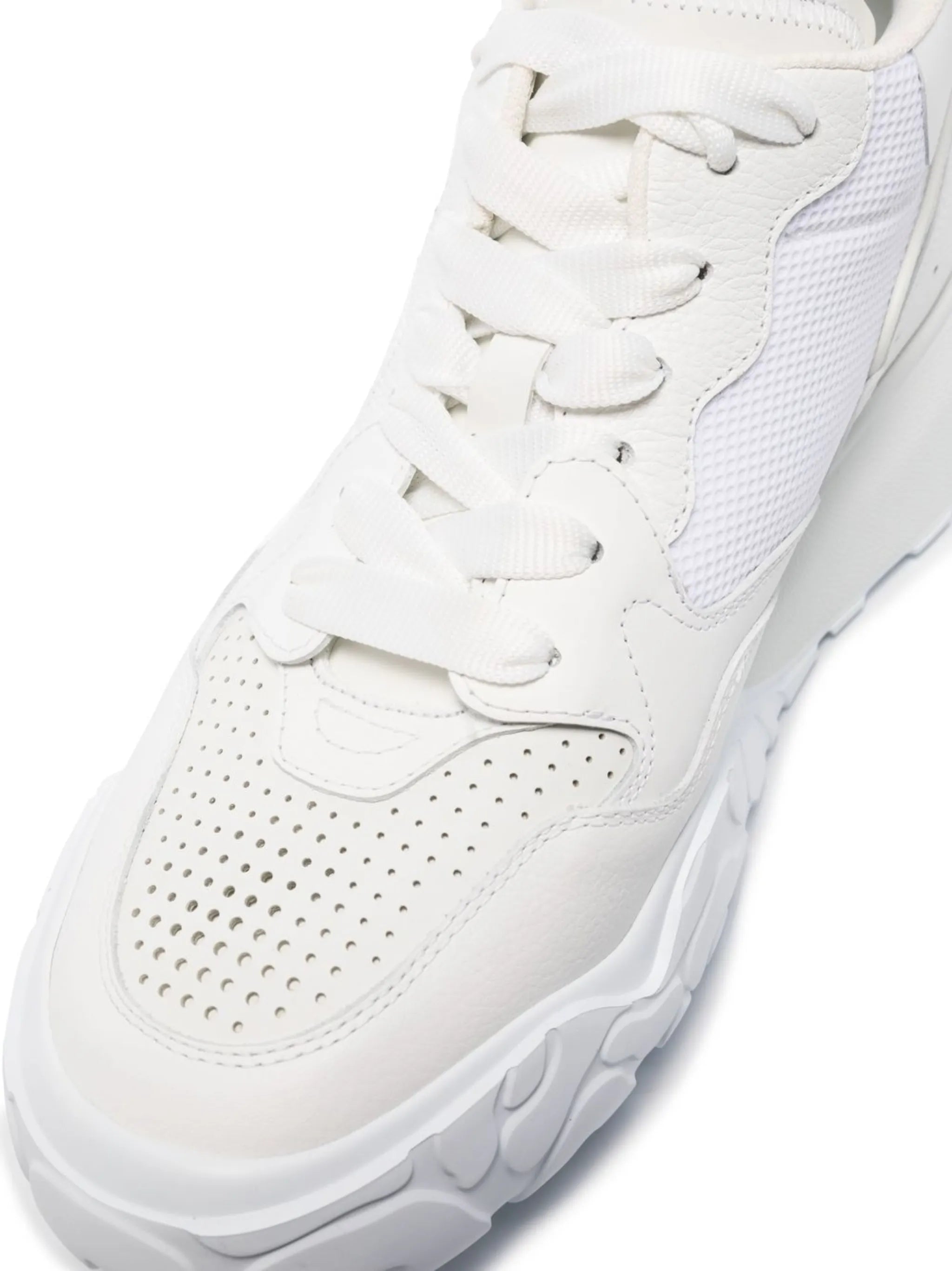 Court low-top sneakers