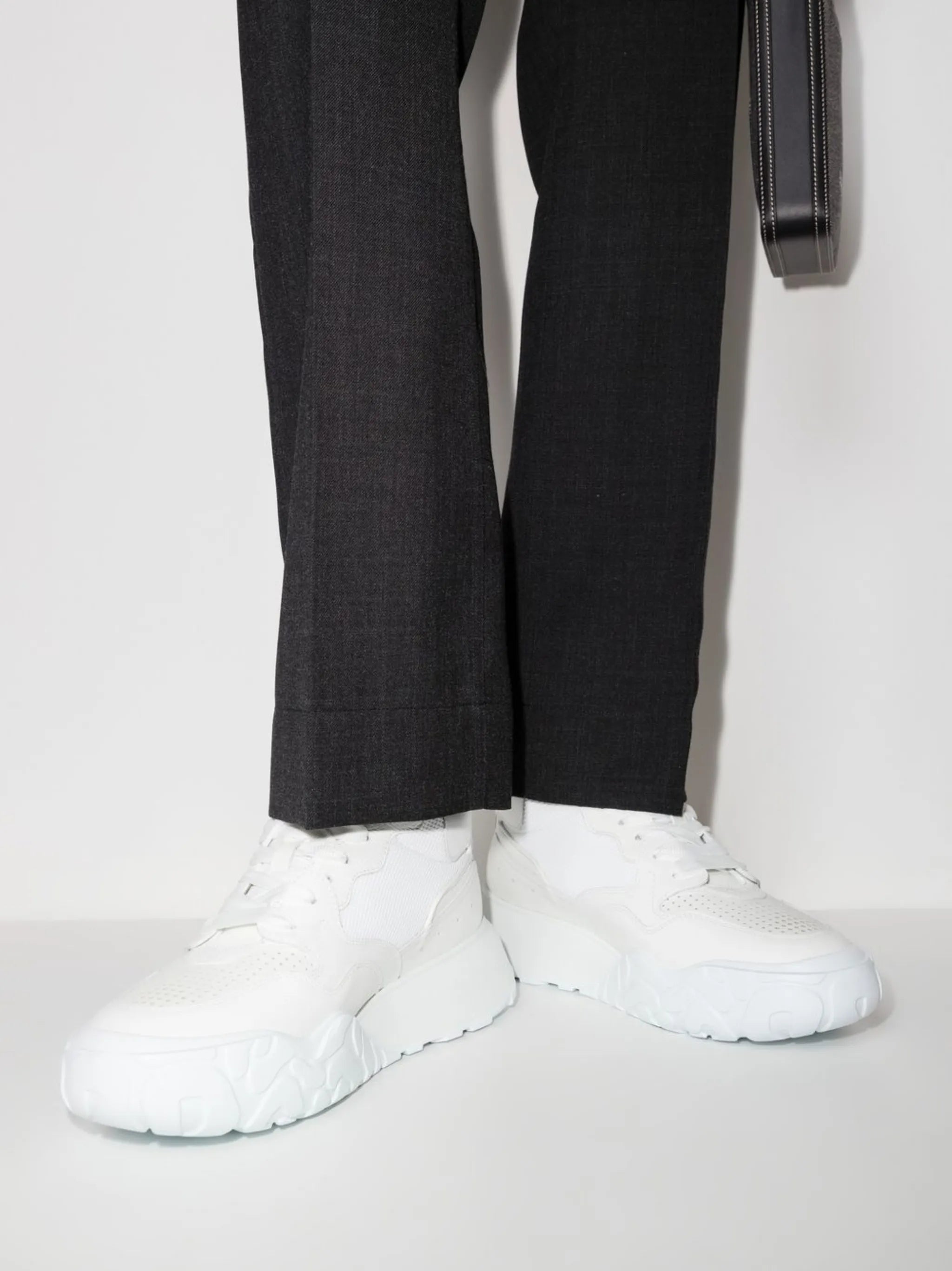 Court low-top sneakers