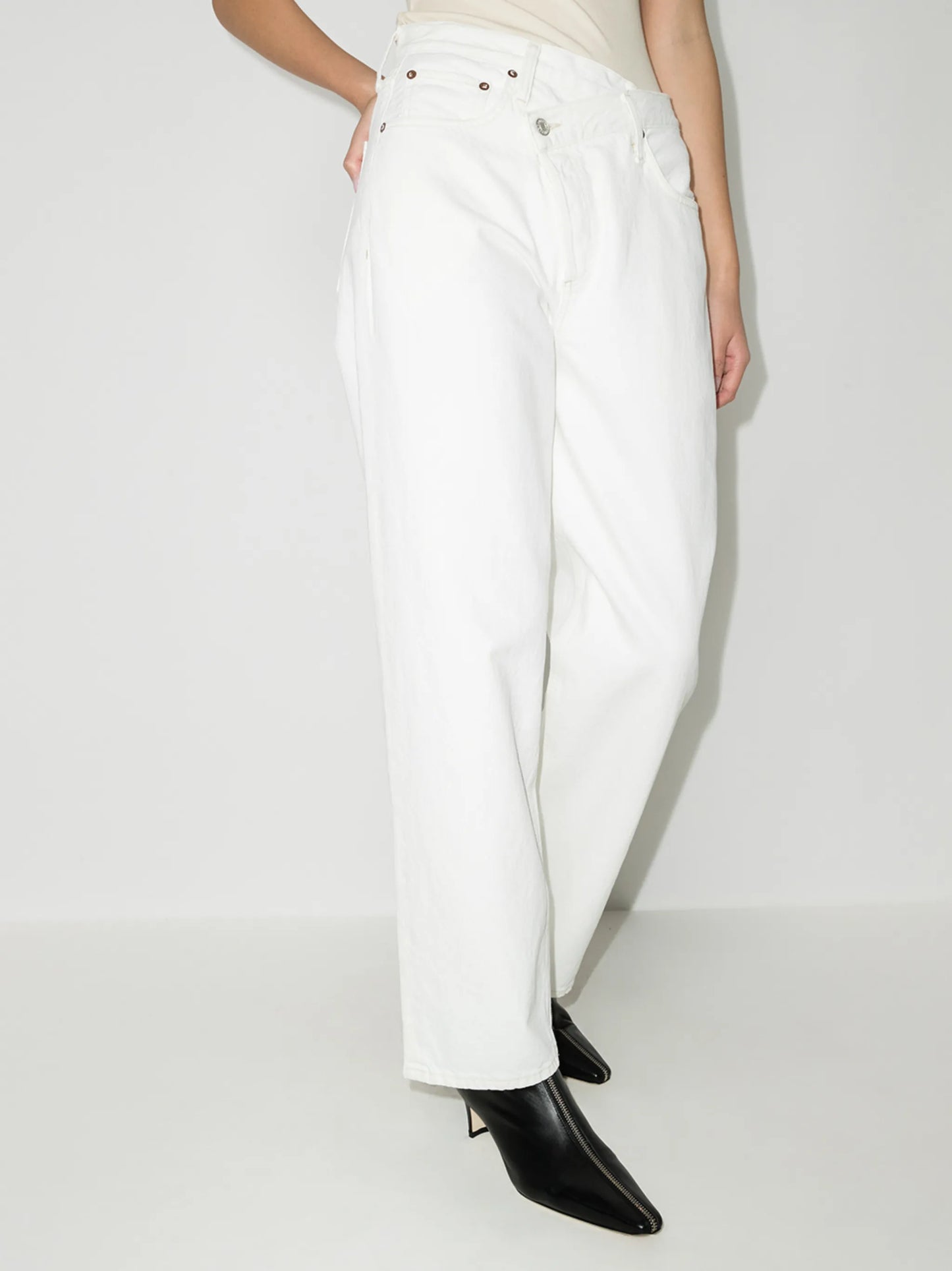 Balloon mid-rise tapered jeans