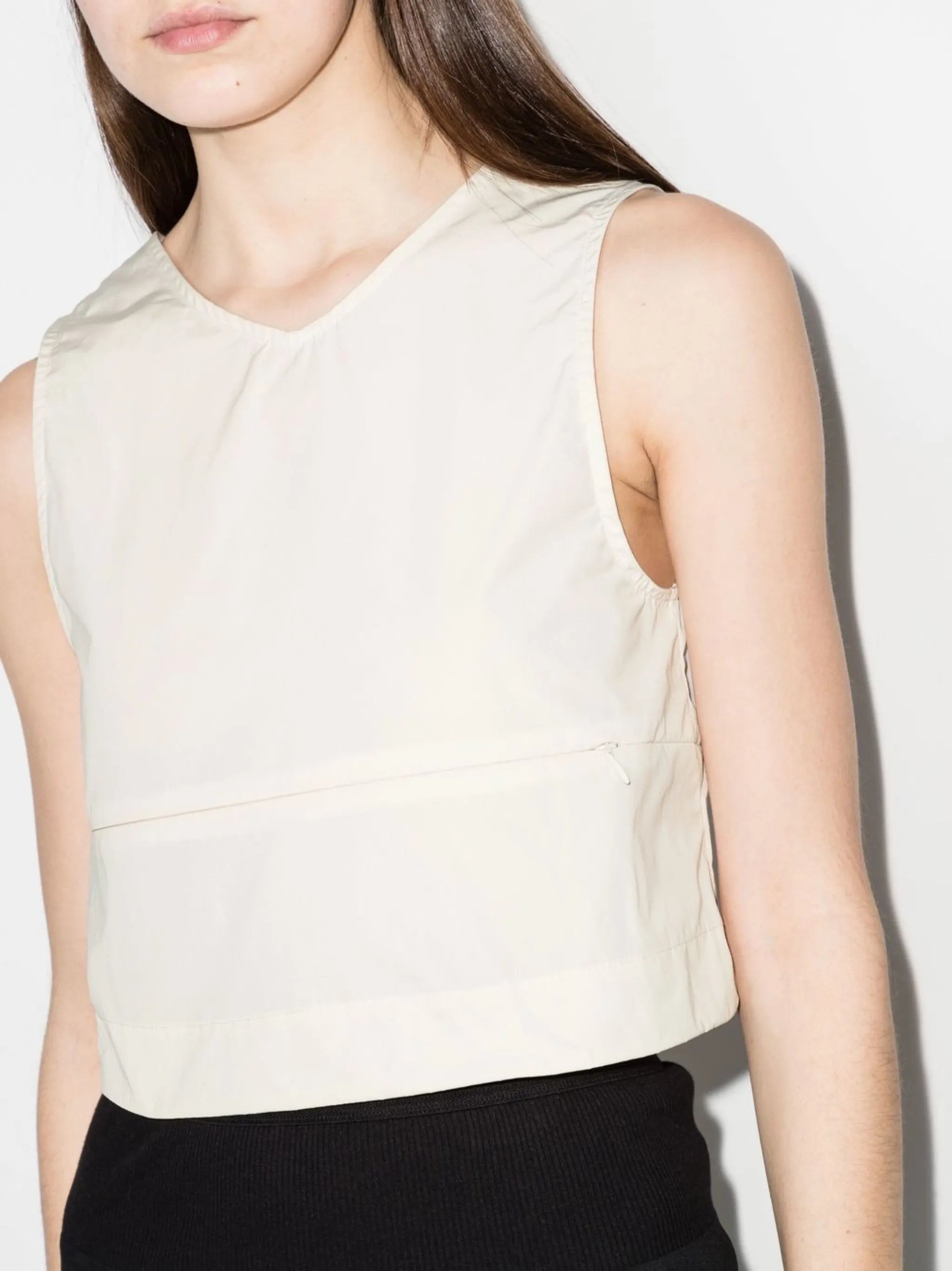 Action sleeveless crop top
