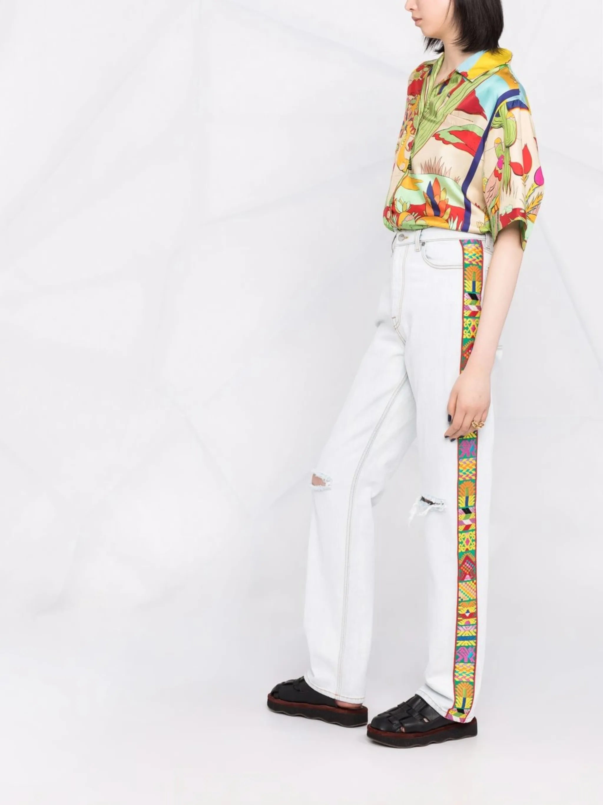 embroidered-trim straight-leg jeans