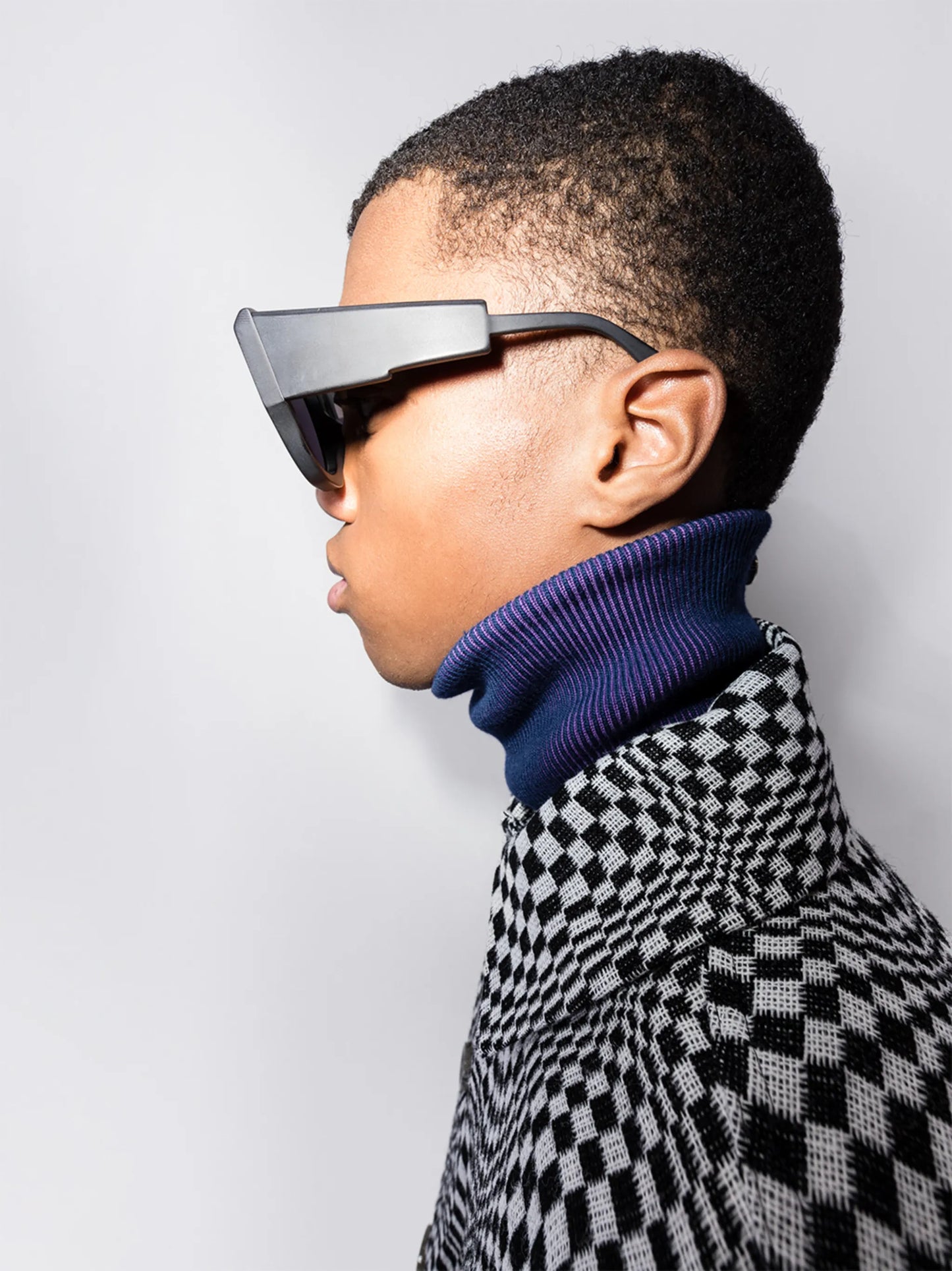 B5 oval-frame sunglasses