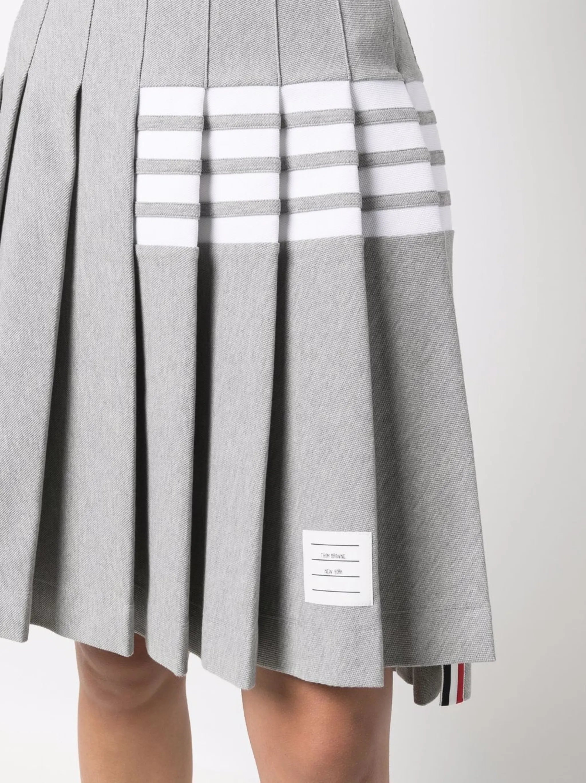 4 Bar-stripe step-hem pleated skirt