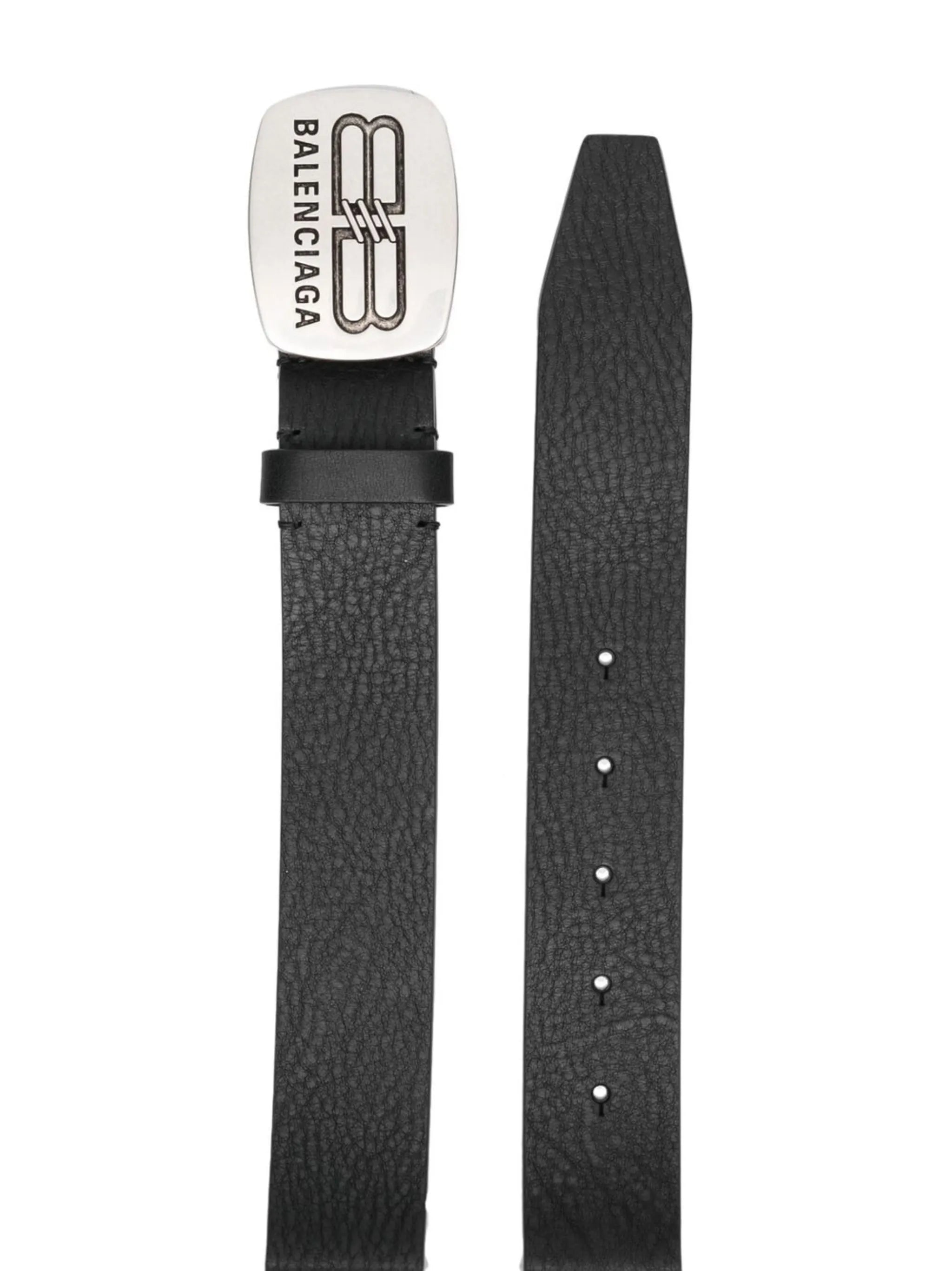 Rounded logo-plaque belt