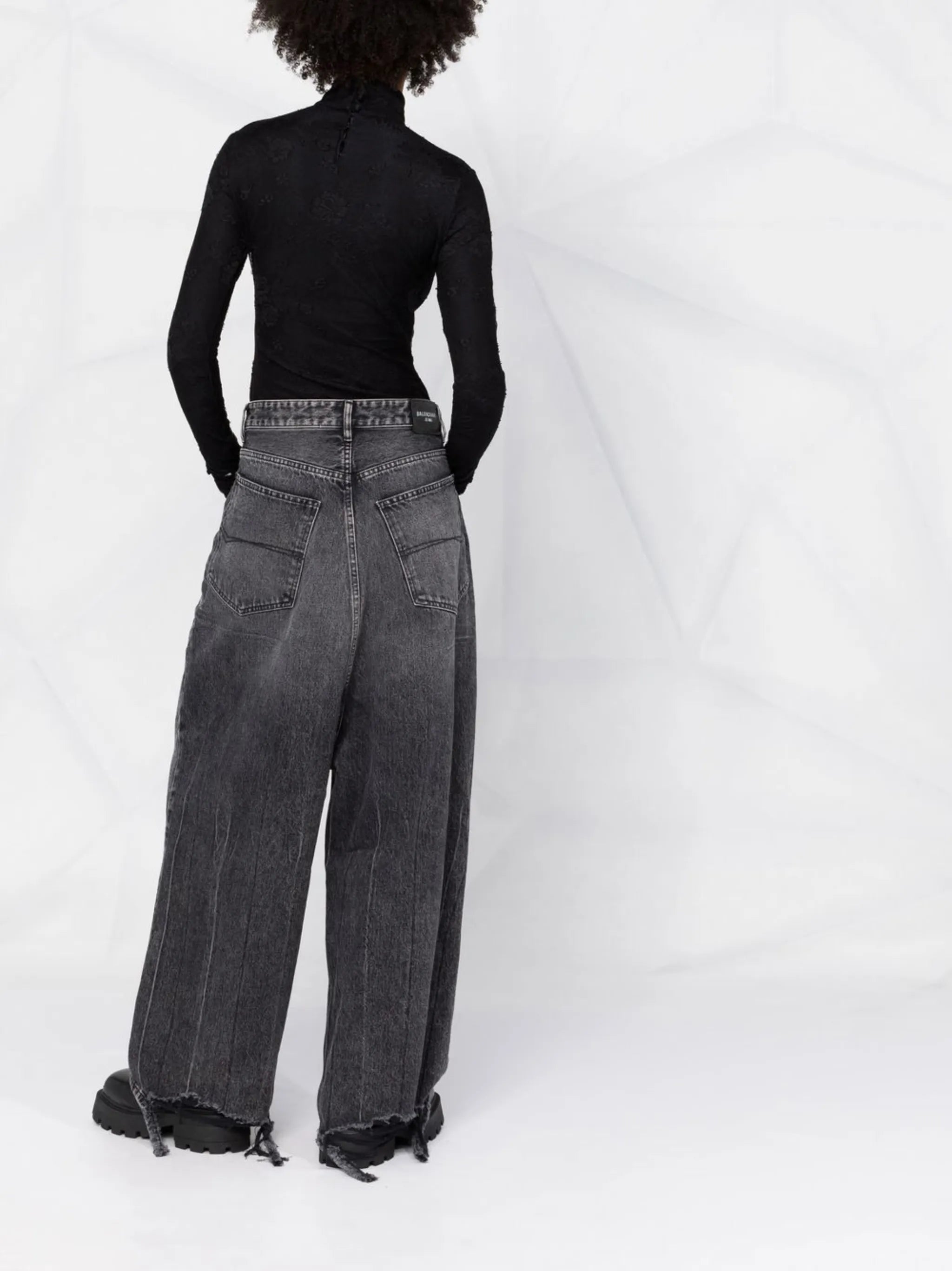 low crotch jeans