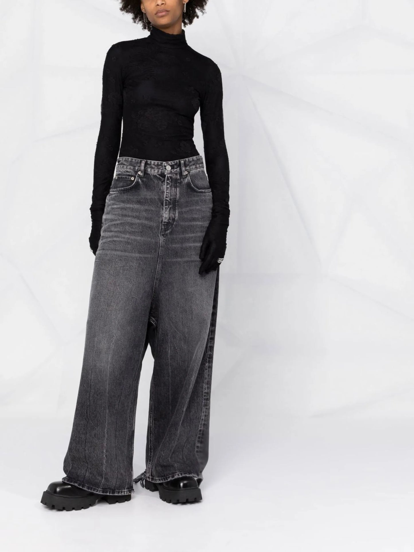 low crotch jeans
