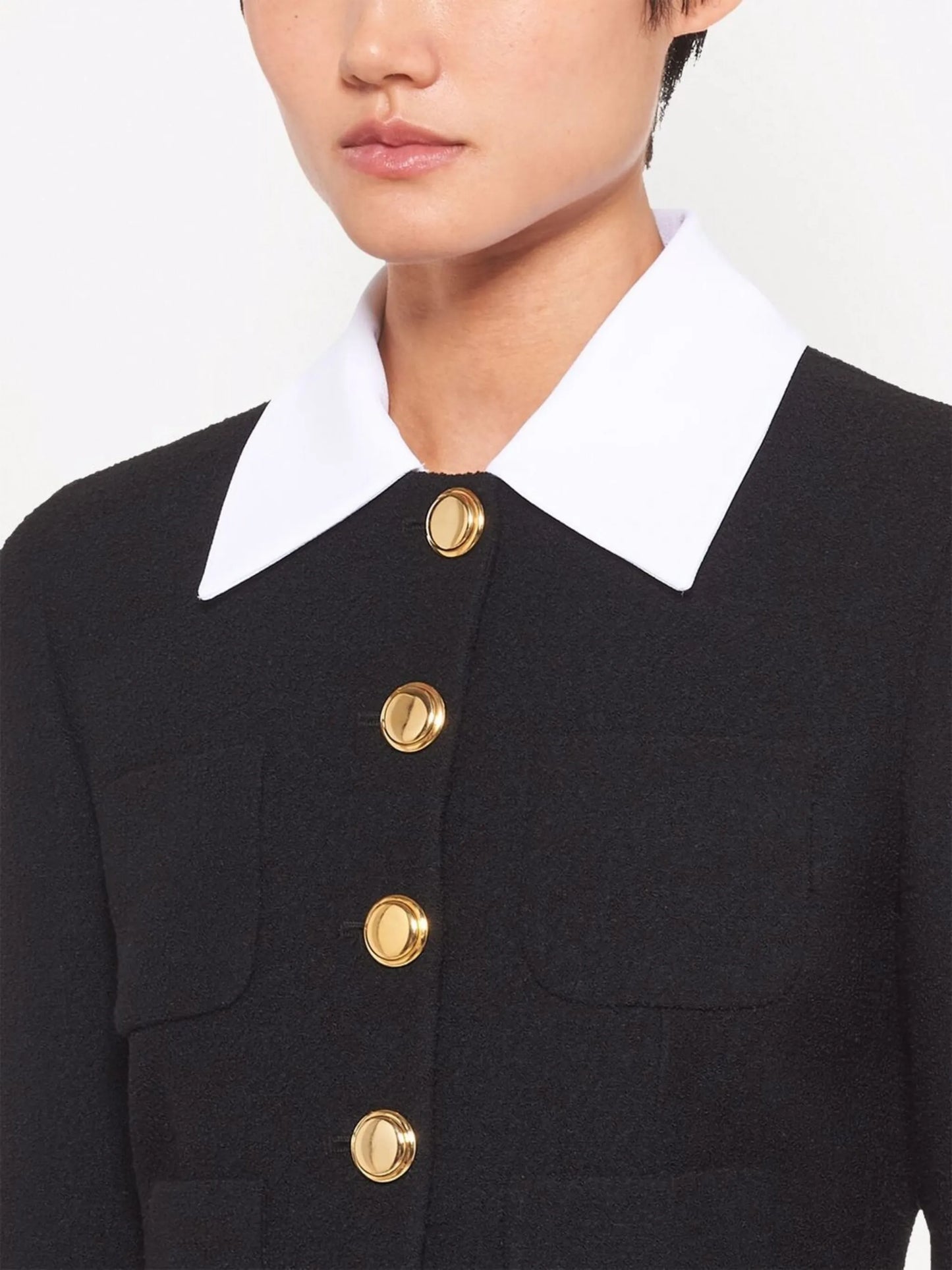 button-fastening long-sleeve jacket