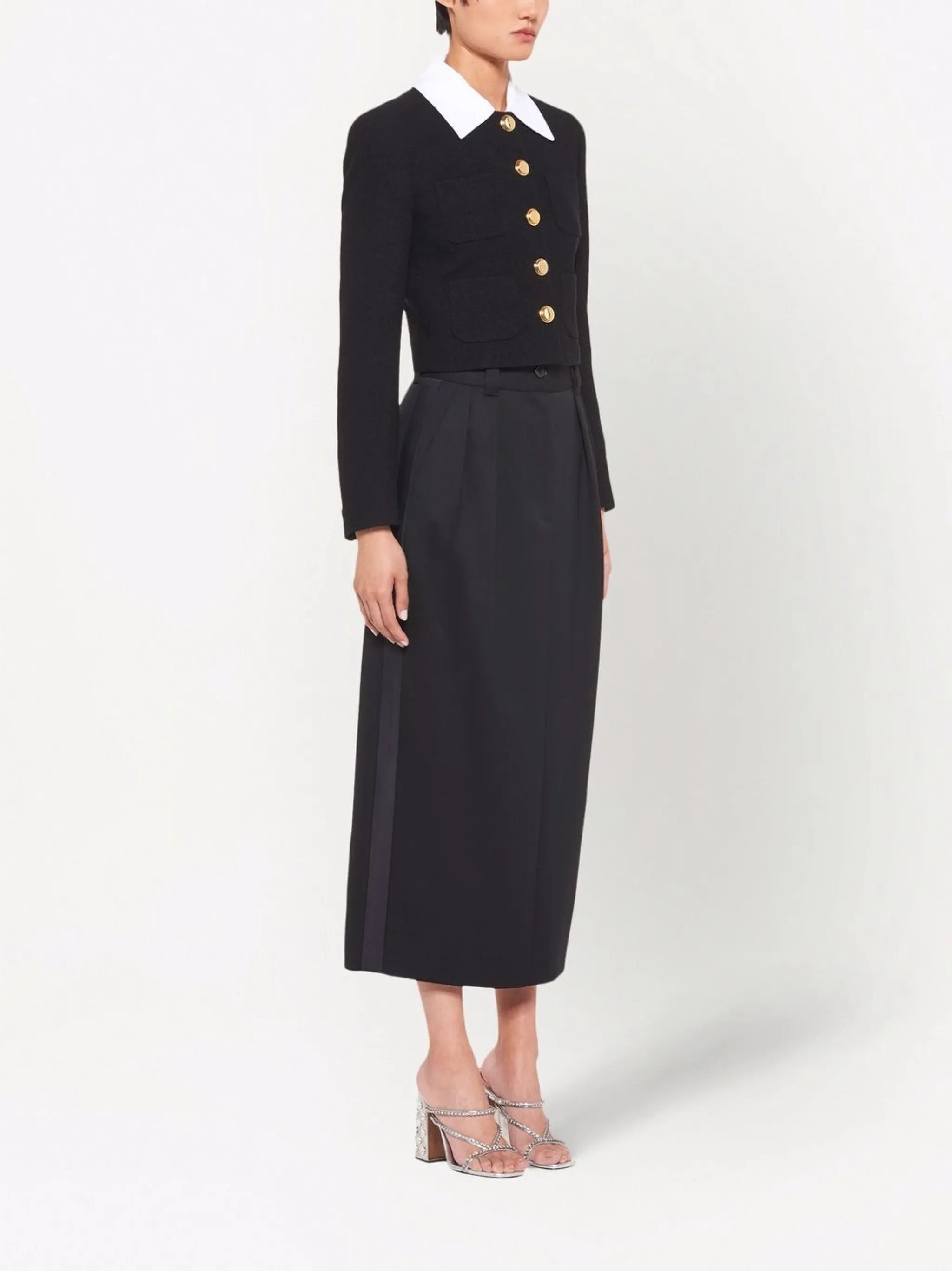 button-fastening long-sleeve jacket
