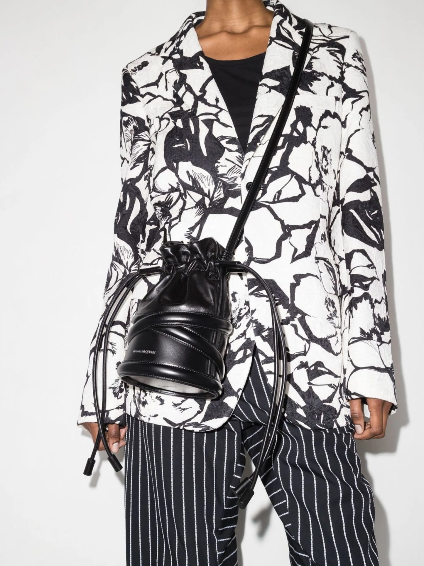 The Curve bucket bag
