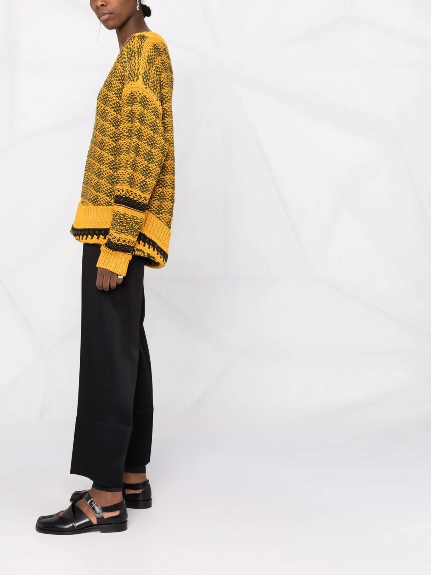 inside-out effect V-neck jumper