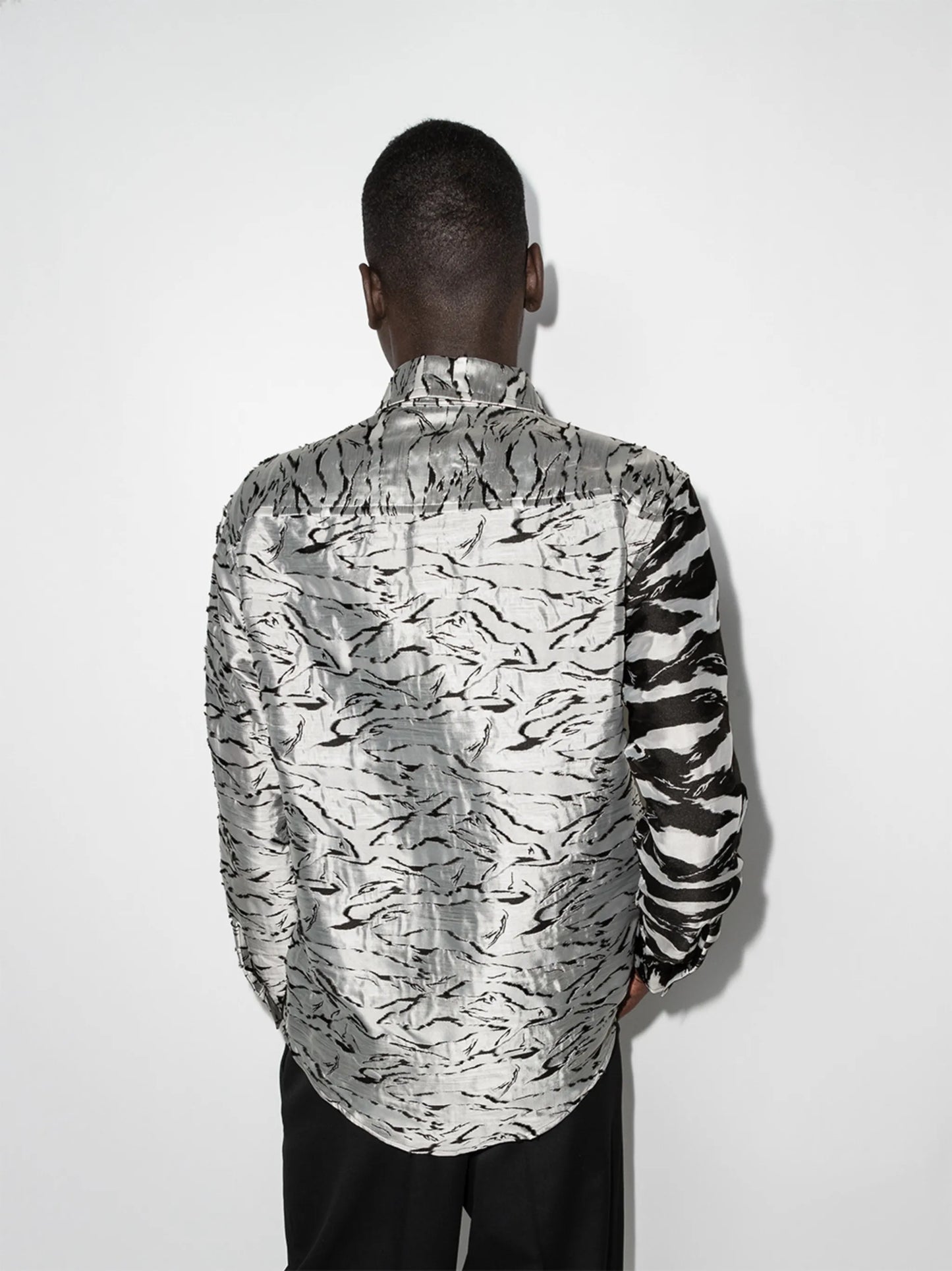 jacquard-pattern two-tone shirt