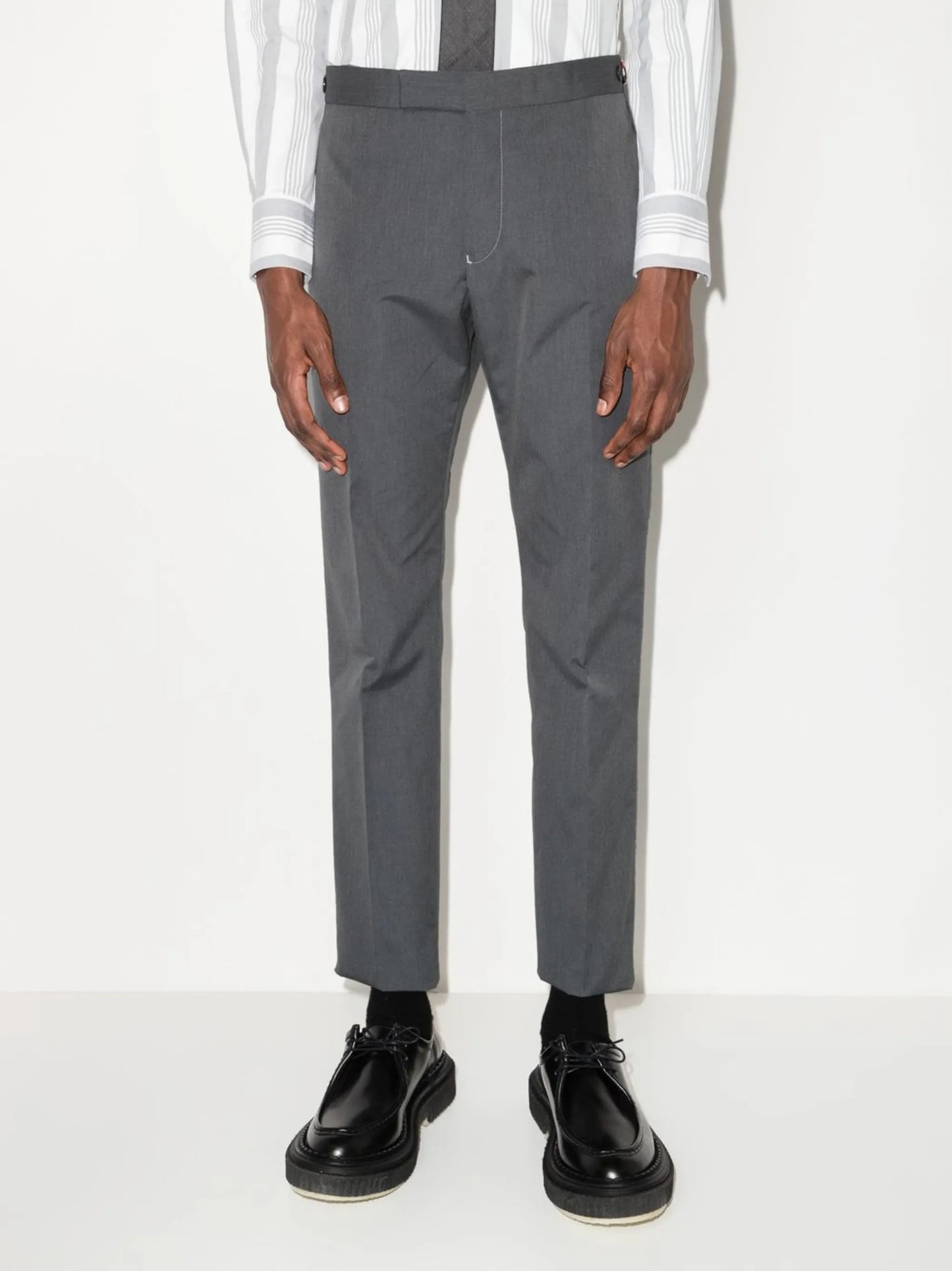 slim-fit cropped trousers