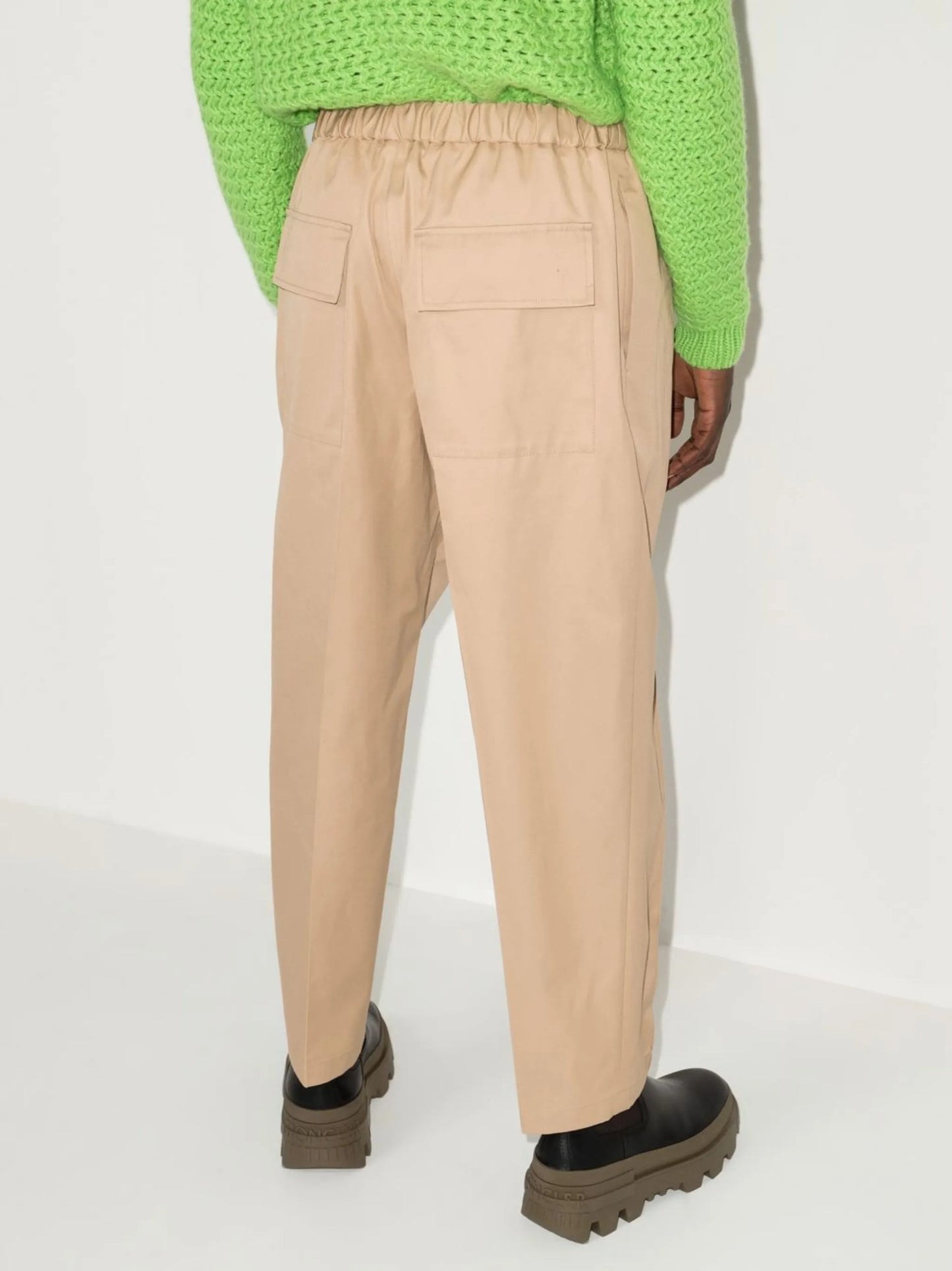 straight-leg cropped trousers