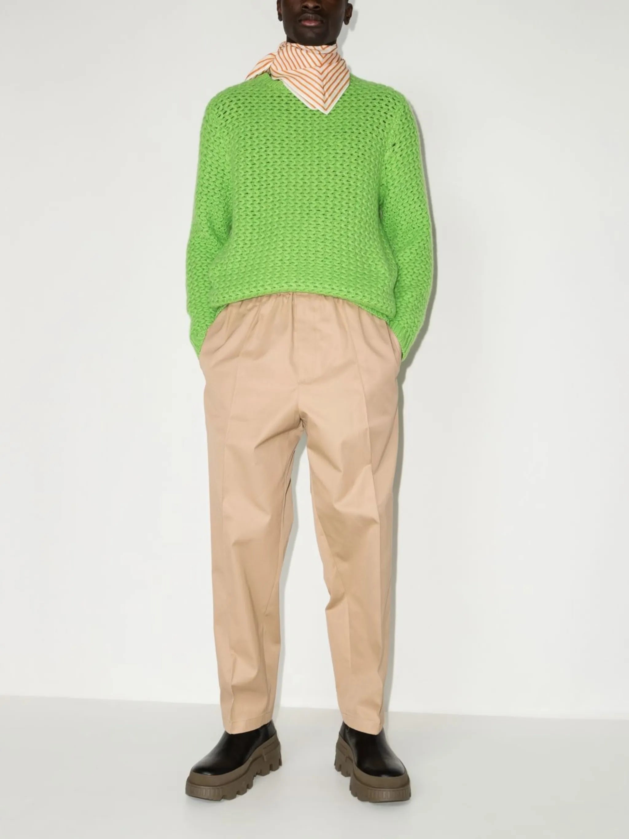 straight-leg cropped trousers