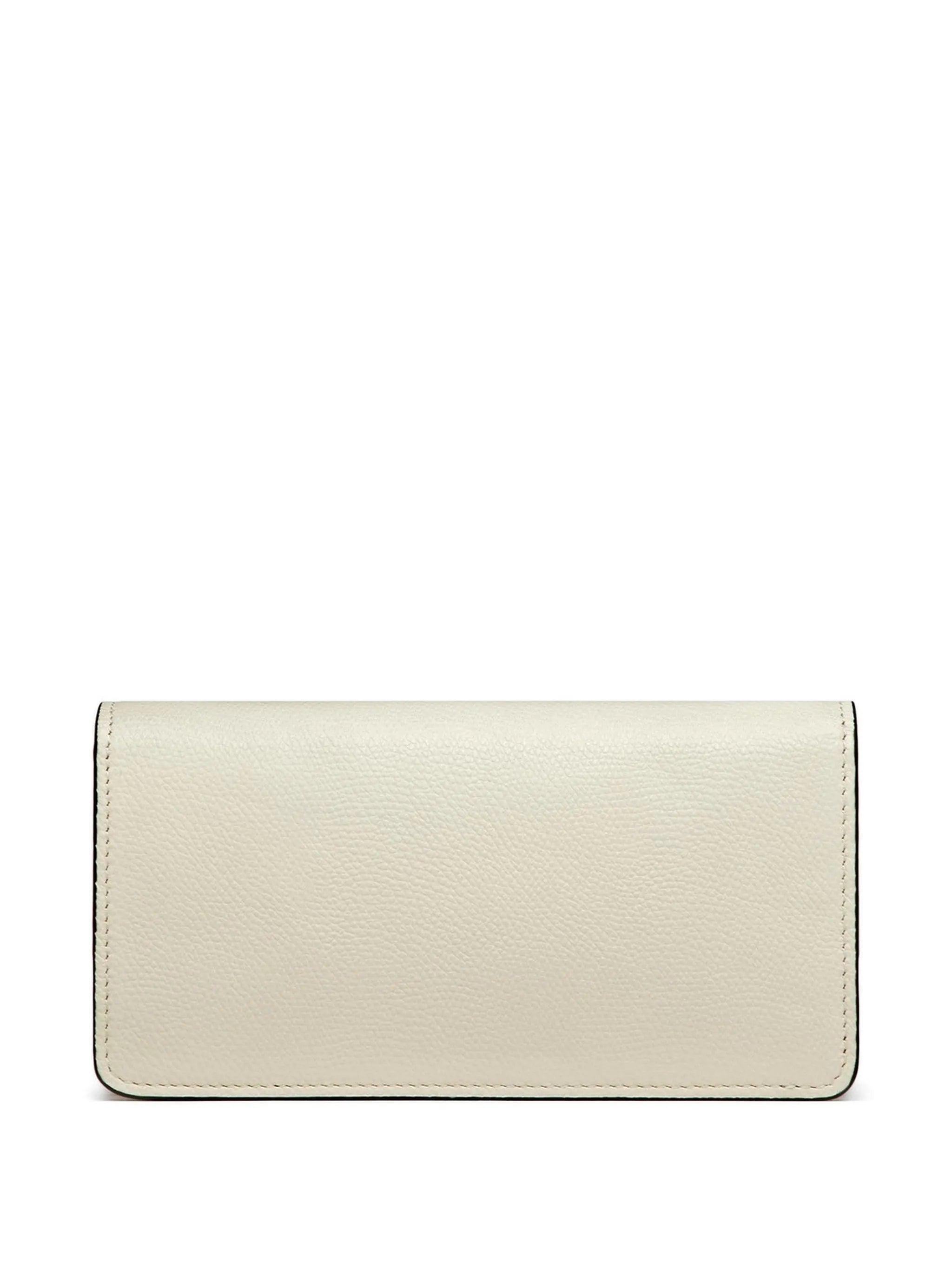 VLogo Signature grainy calfskin wallet with chain