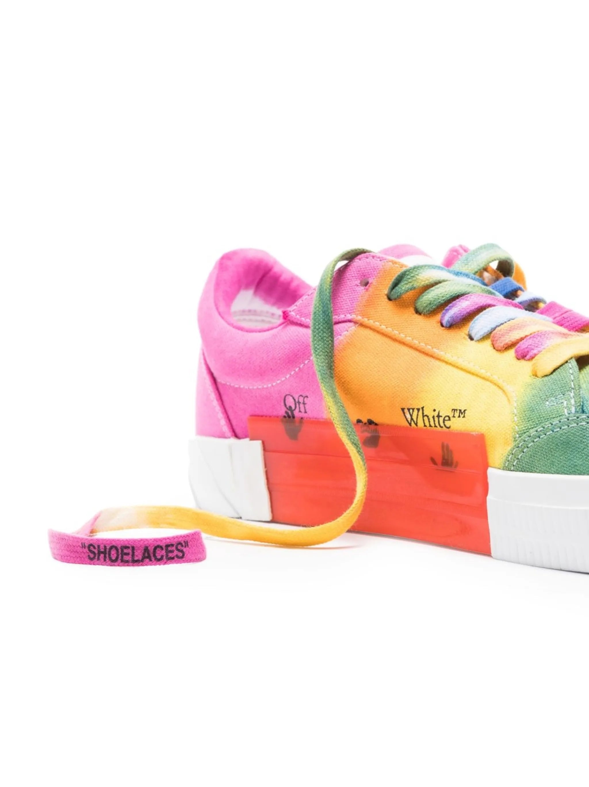 low-top Vulcanized sneakers
