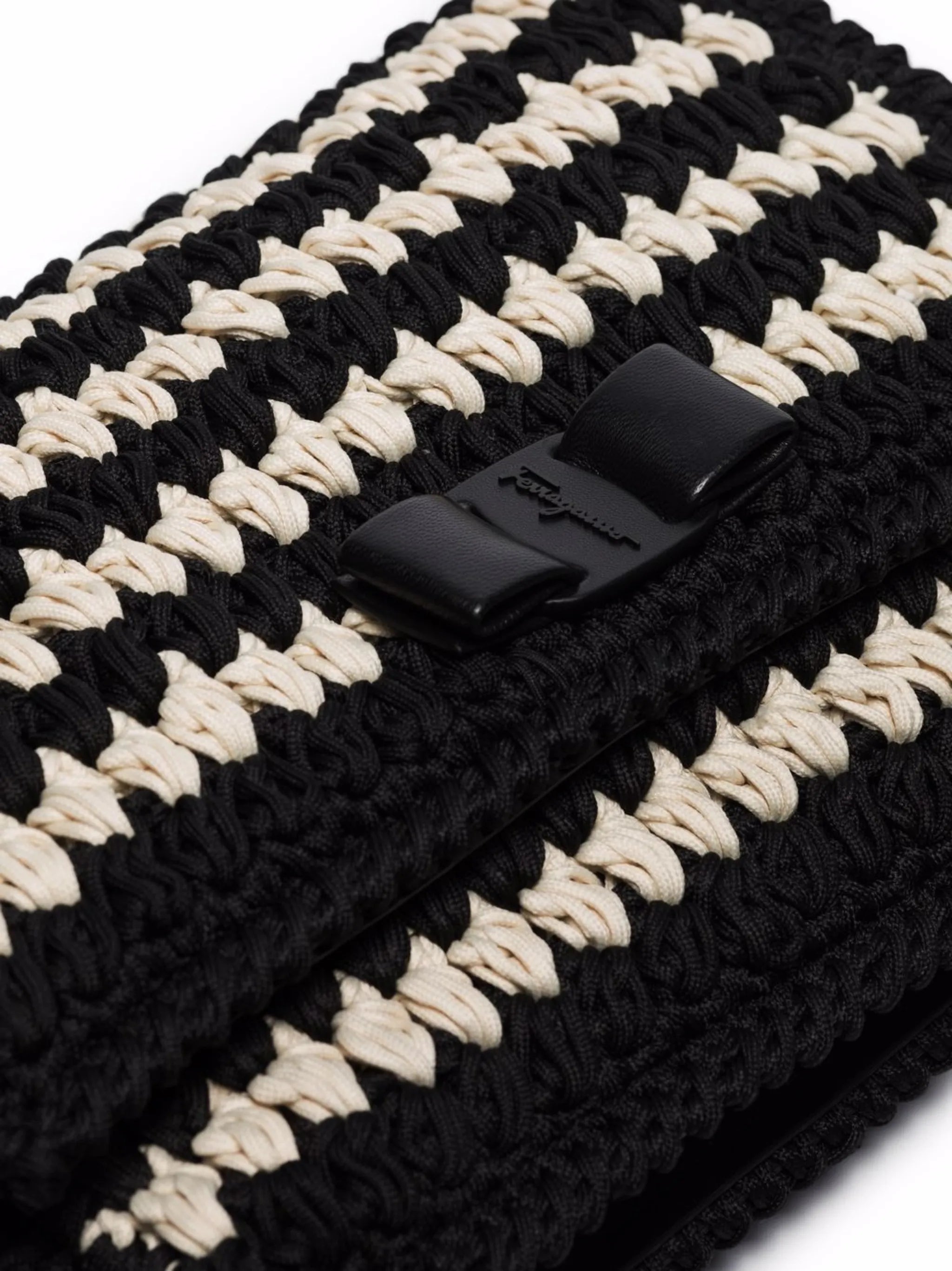 Viva Bow crochet shoulder bag