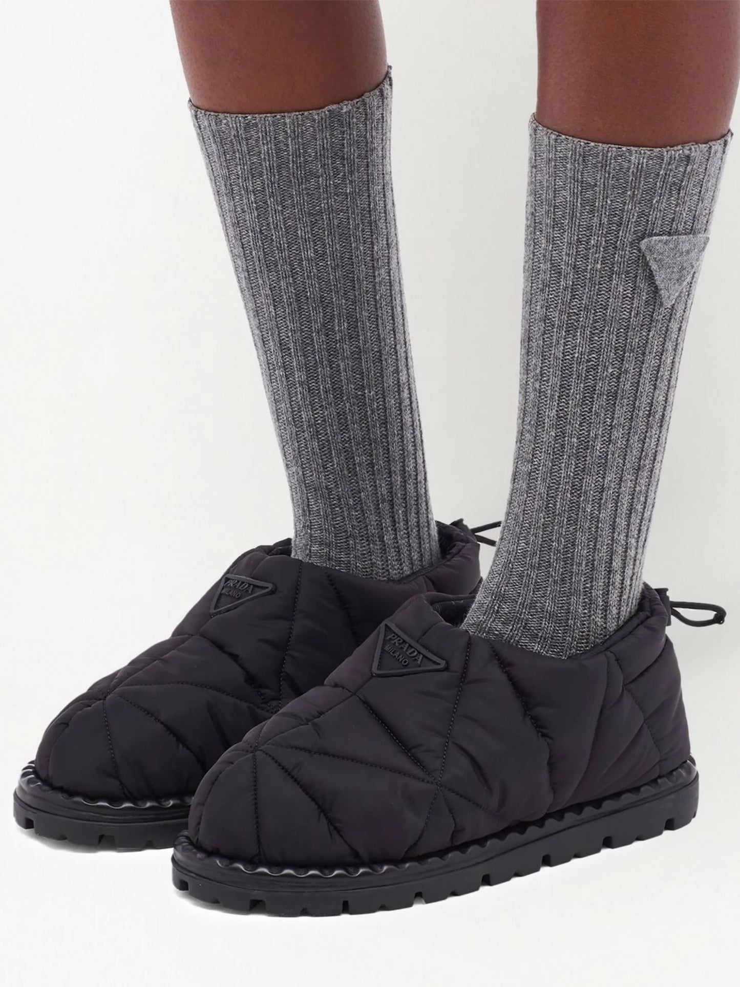Blow padded slip-on shoes