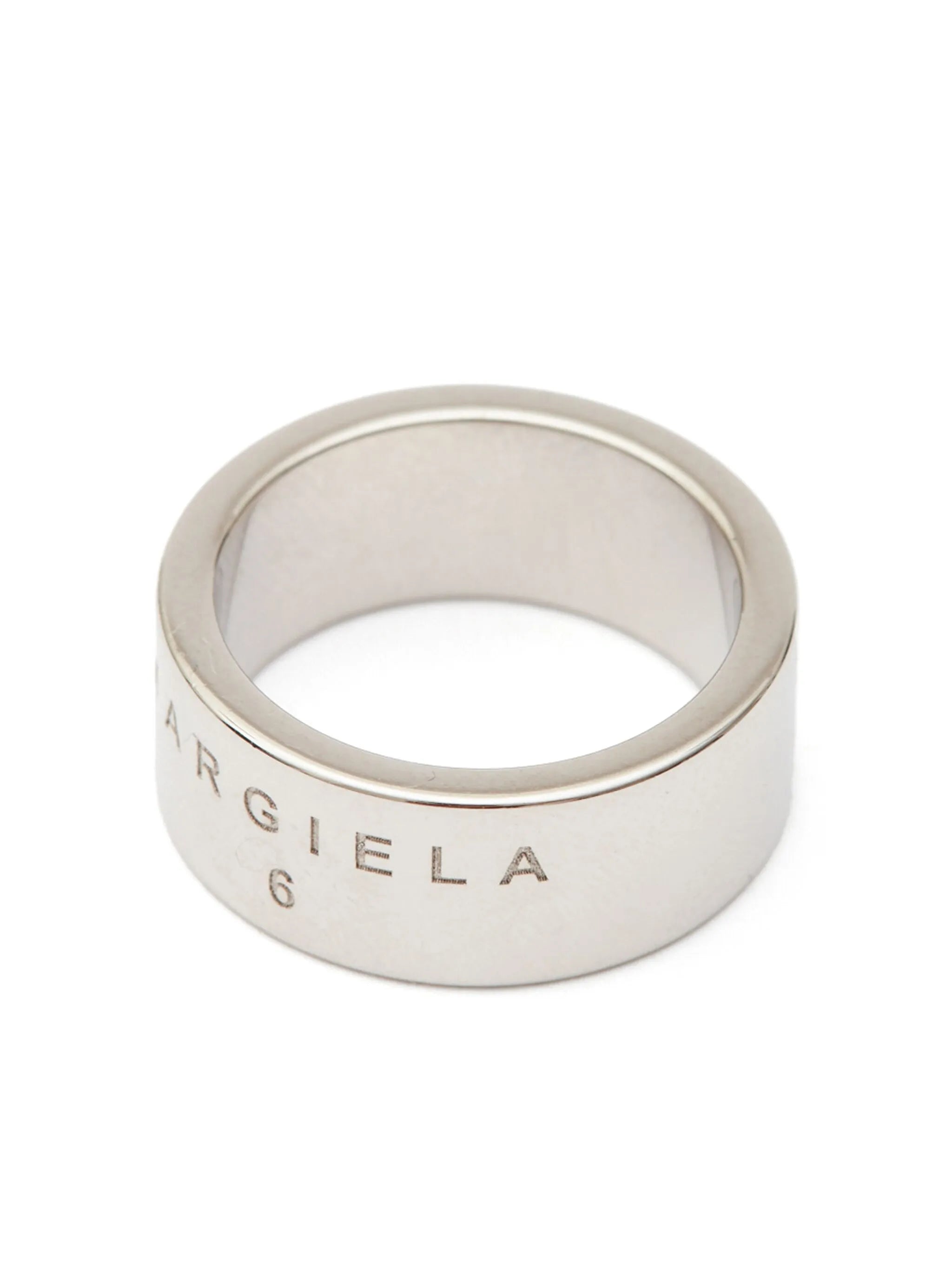 Minimal engraved ring