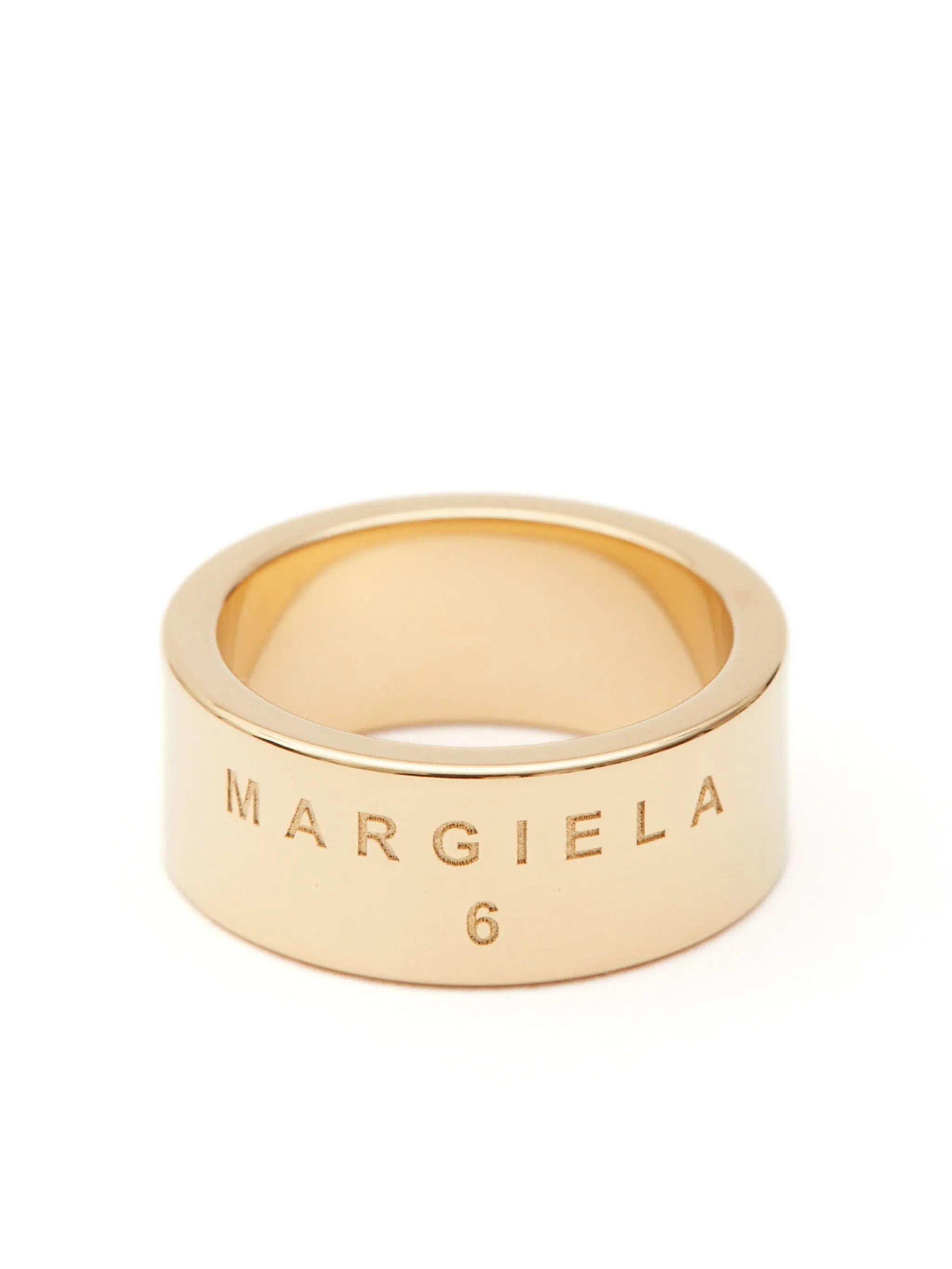 Minimal engraved ring