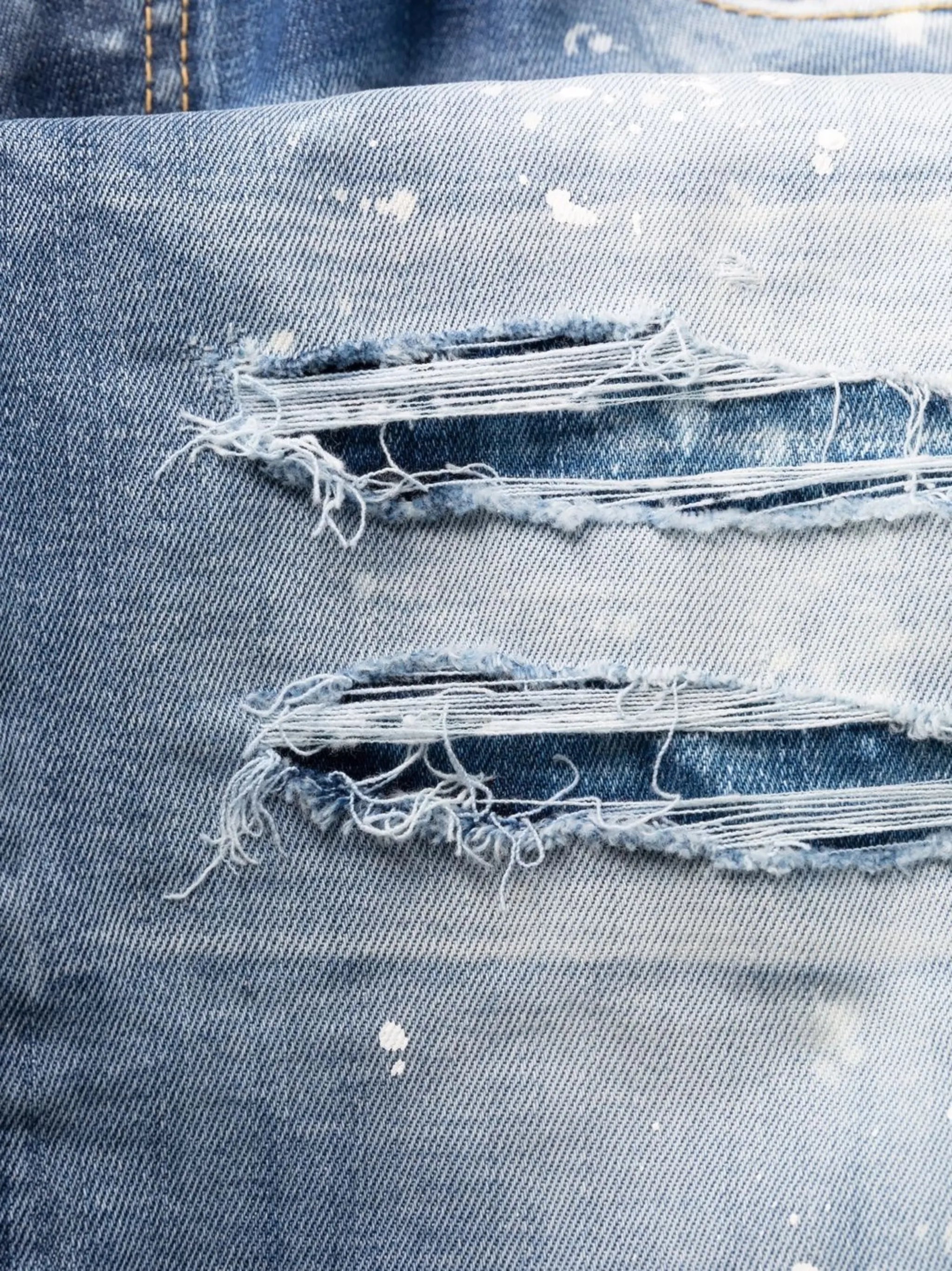 stonewashed distressed jeans