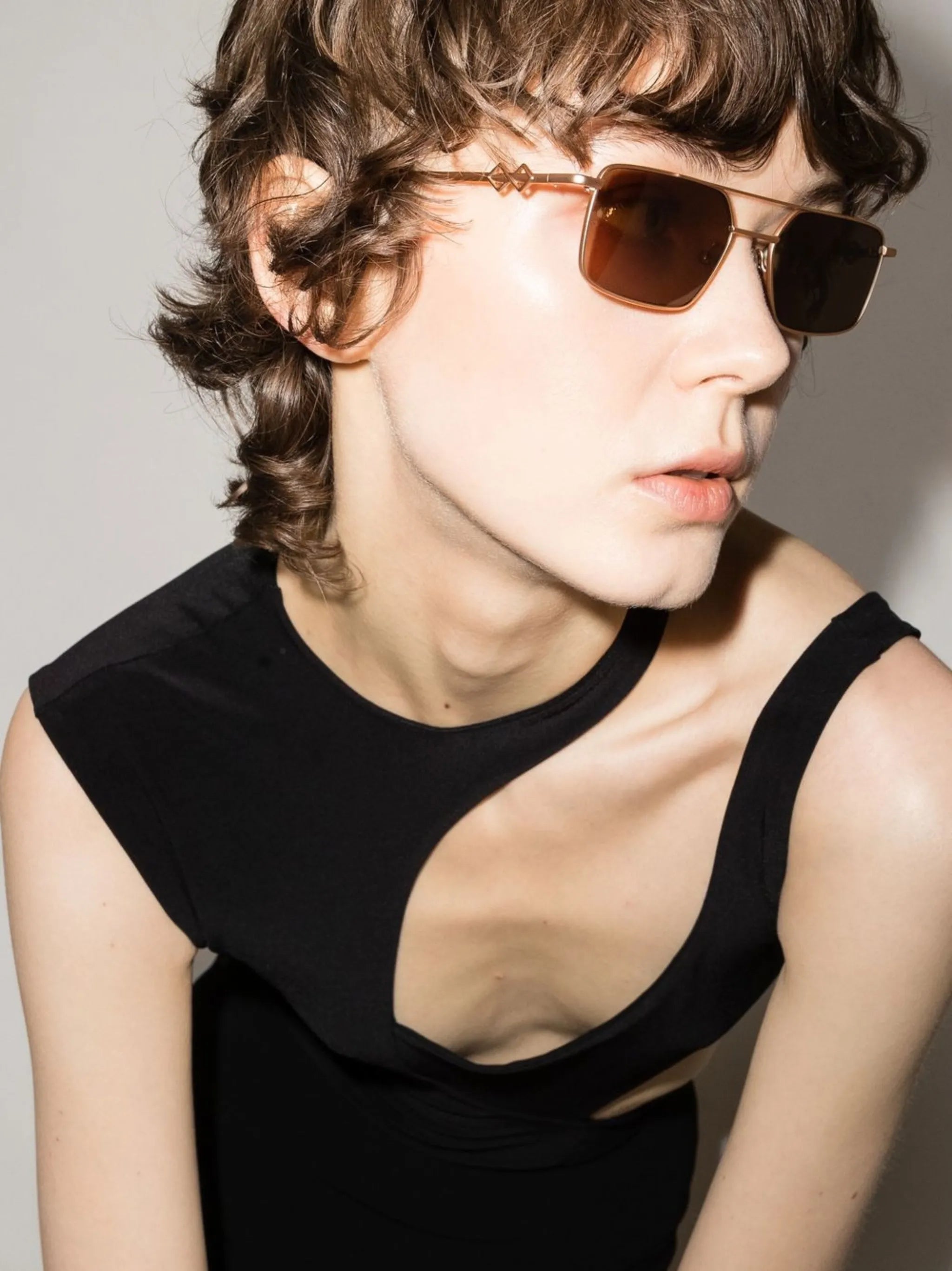 Devon wire rectangle frame sunglasses