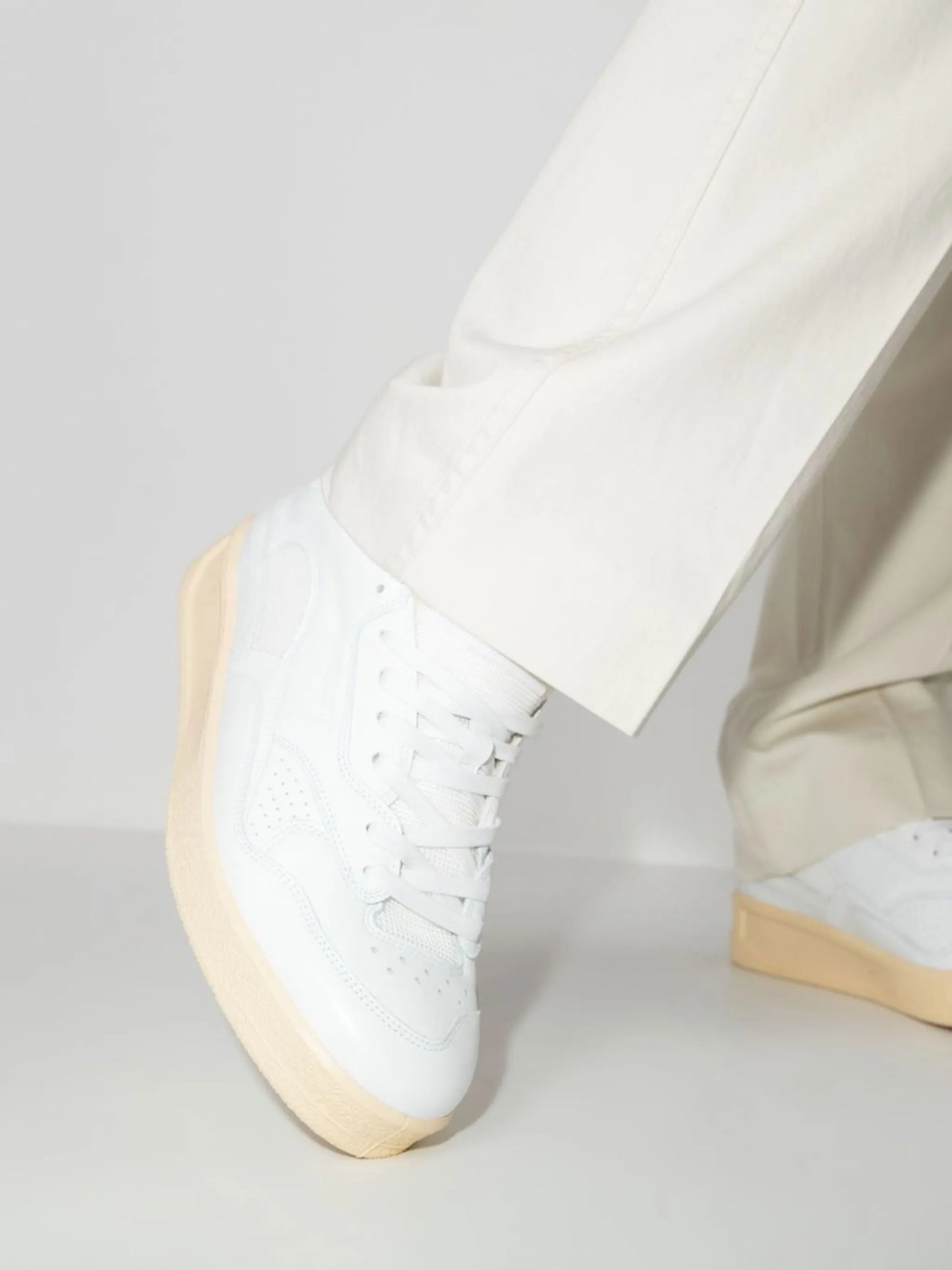 low-top panelled vulcanised-sole sneakers