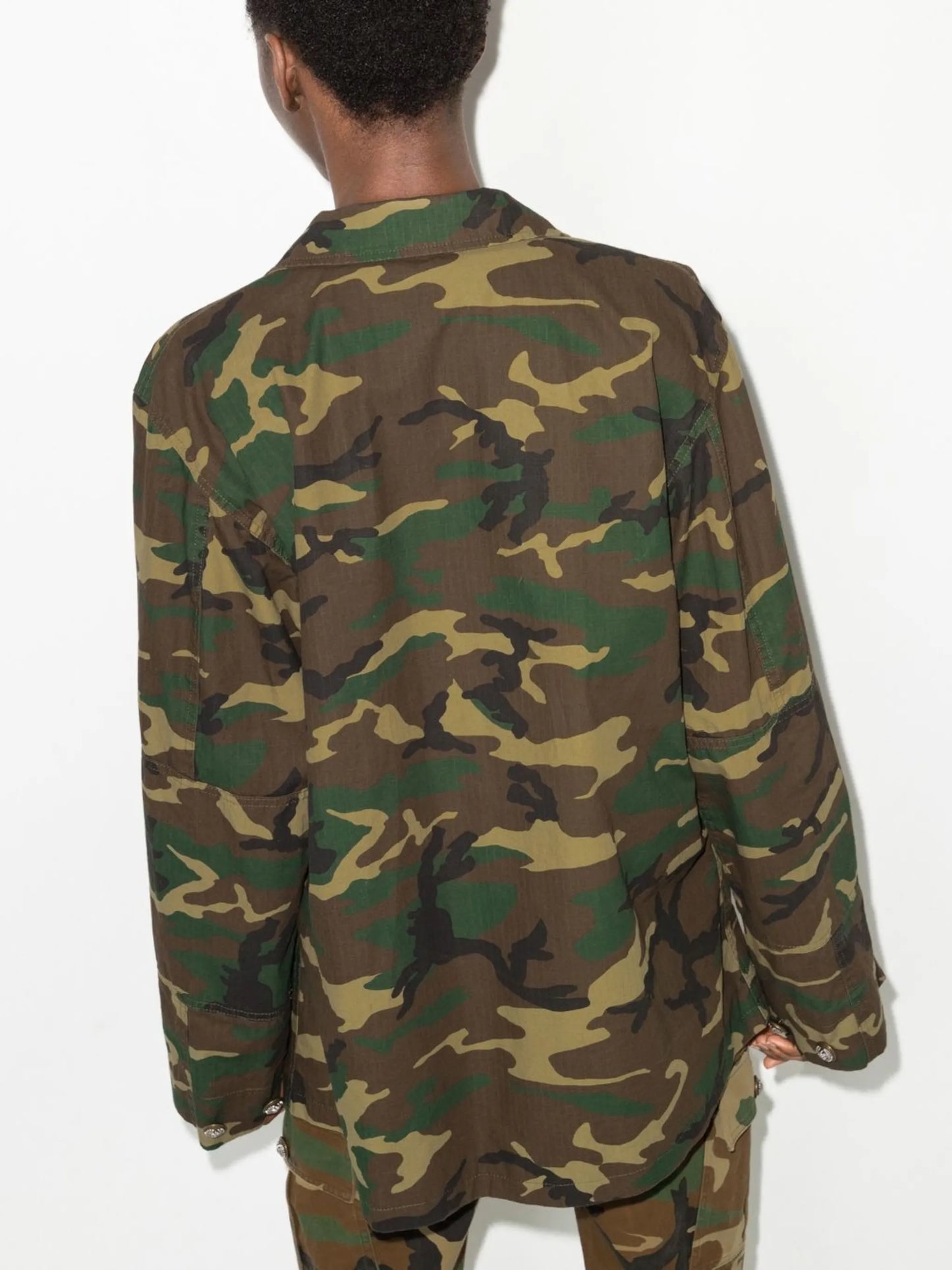 logo-plaque camouflage-print overshirt