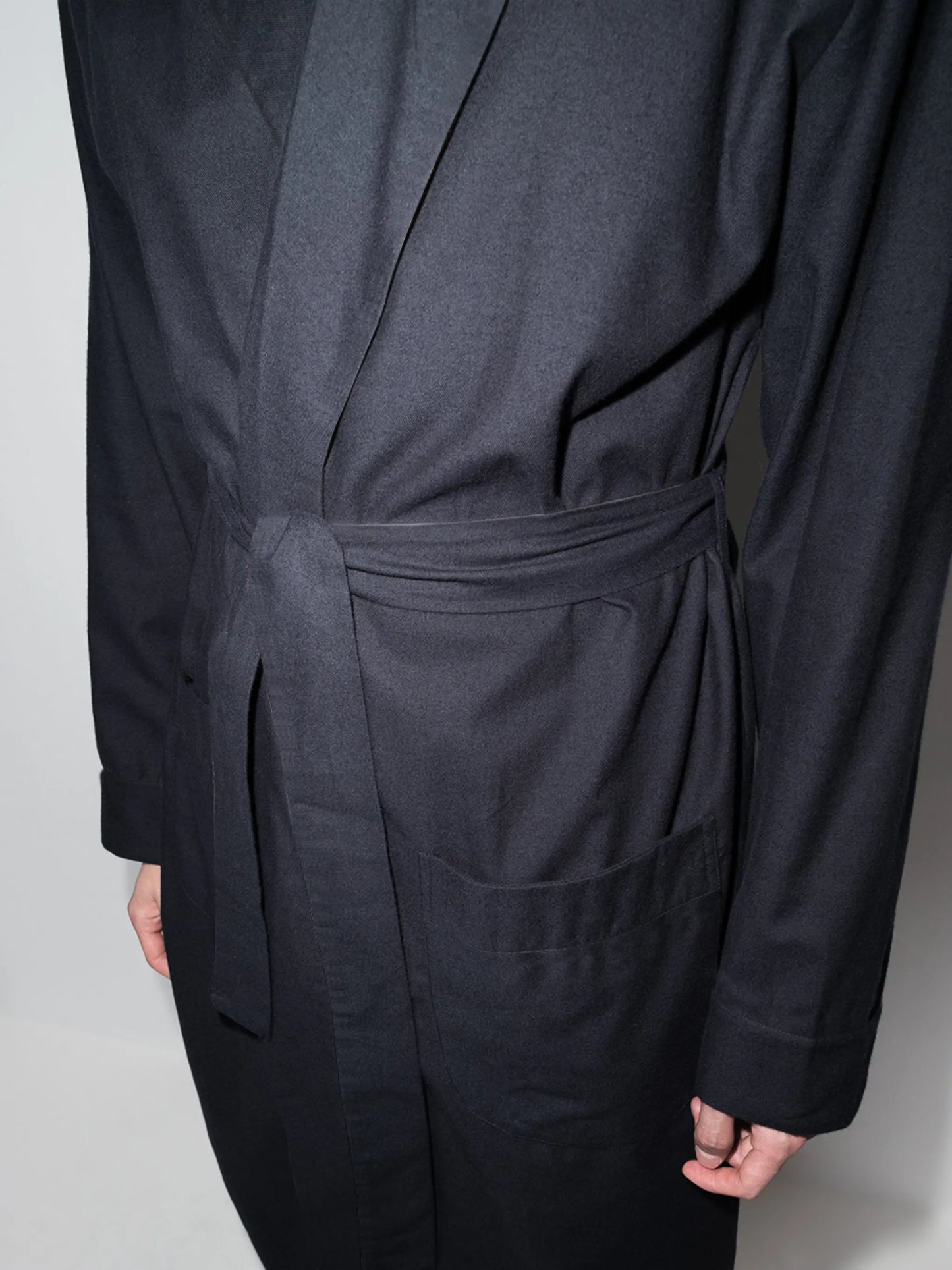 contrast-piping bathrobe