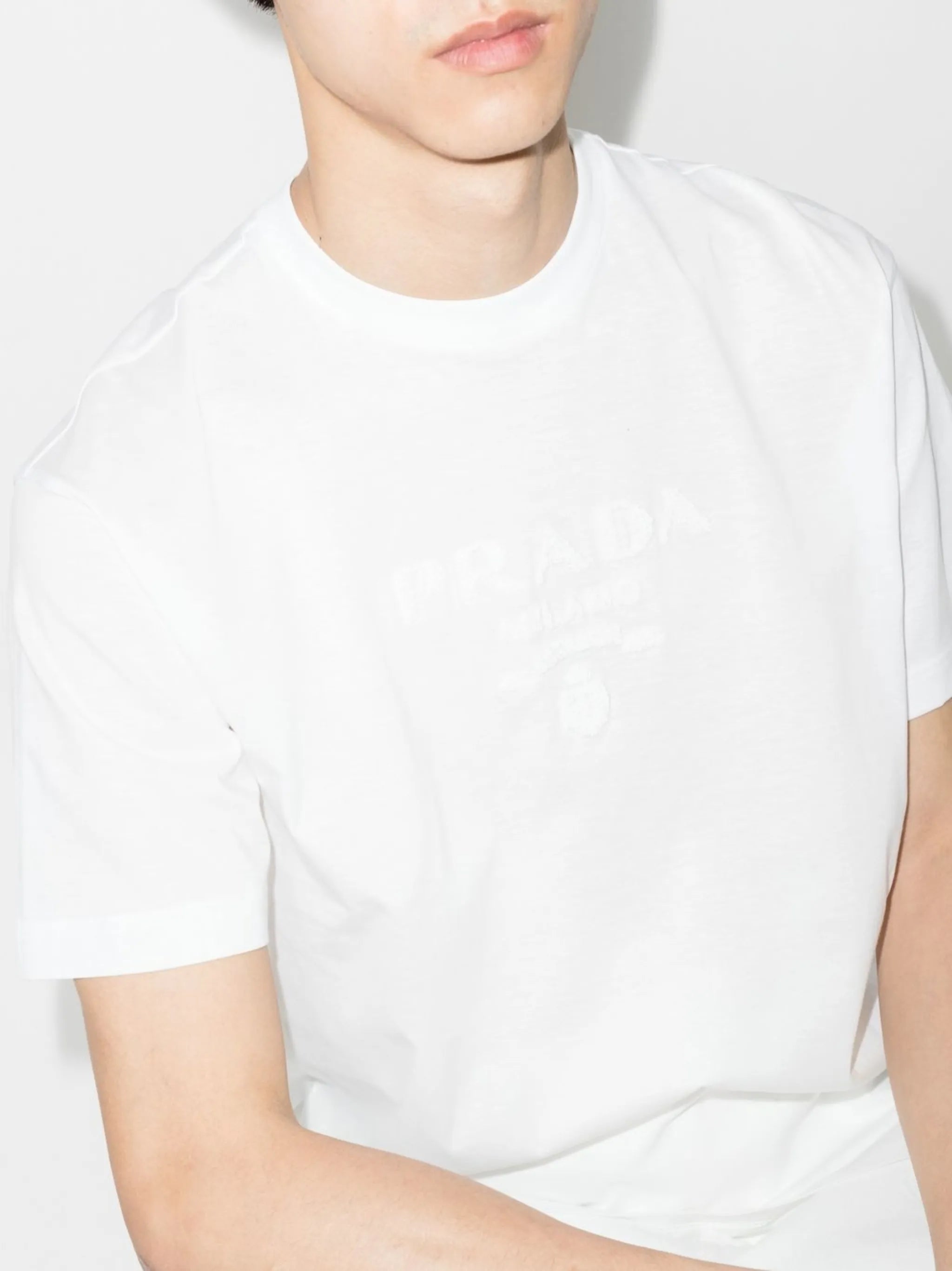 tufted-logo crew-neck T-shirt