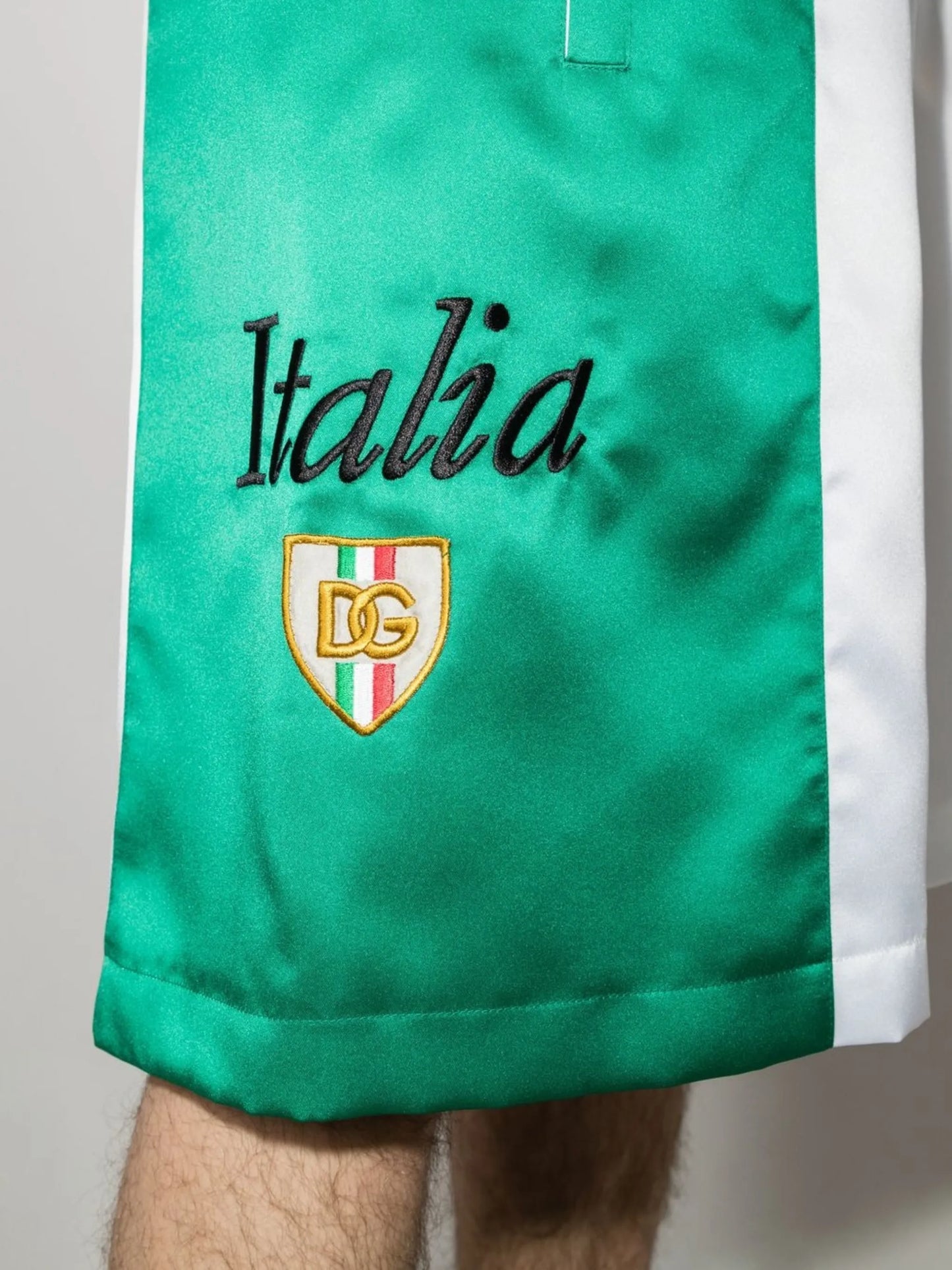 Italia colour-block knee-length shorts