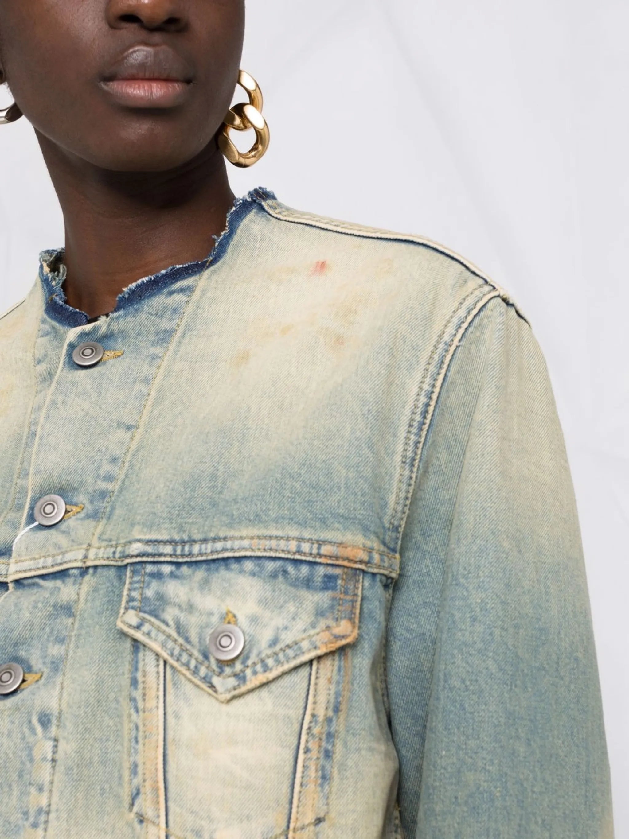 distressed-effect collarless denim jacket