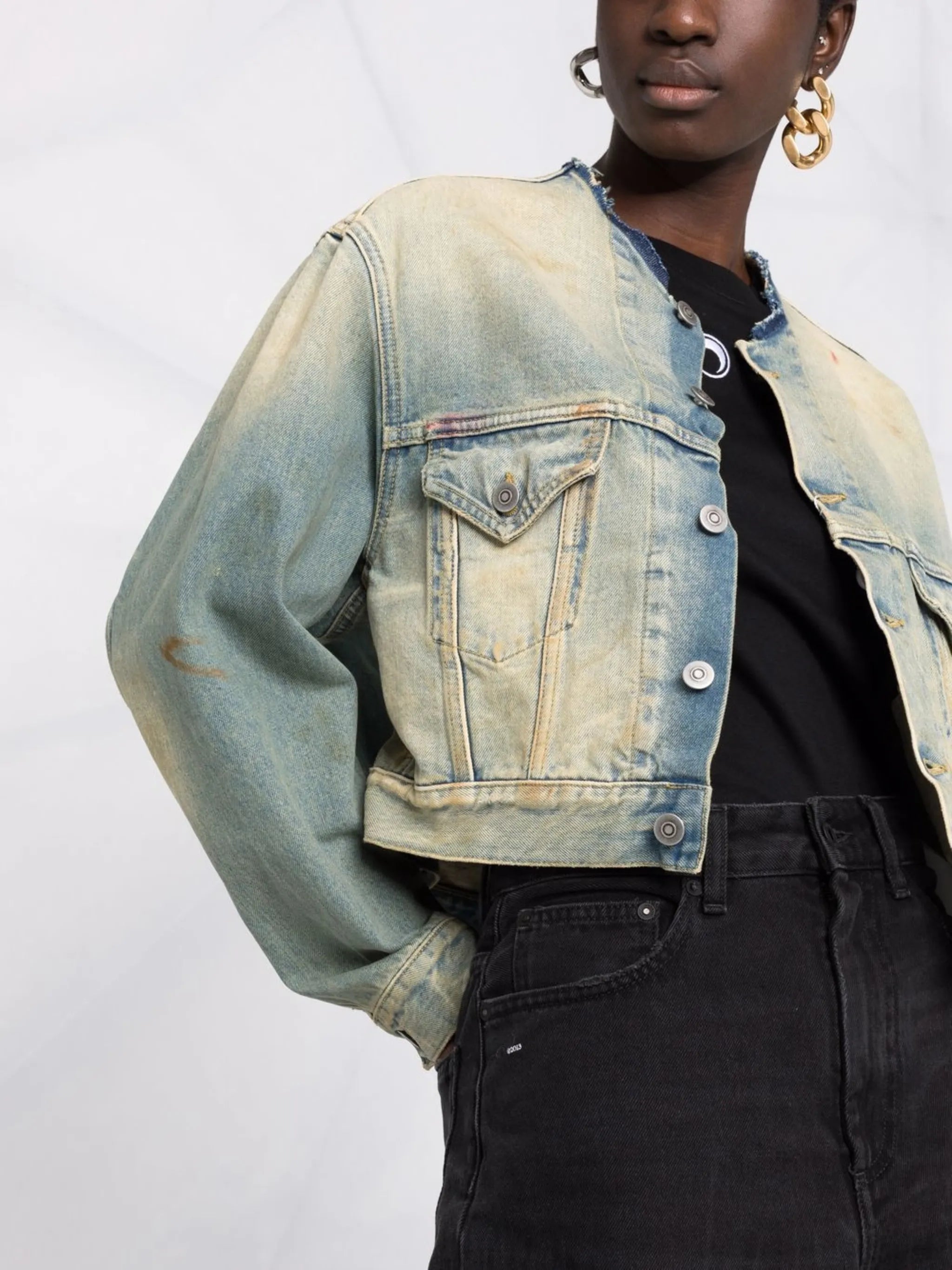 distressed-effect collarless denim jacket