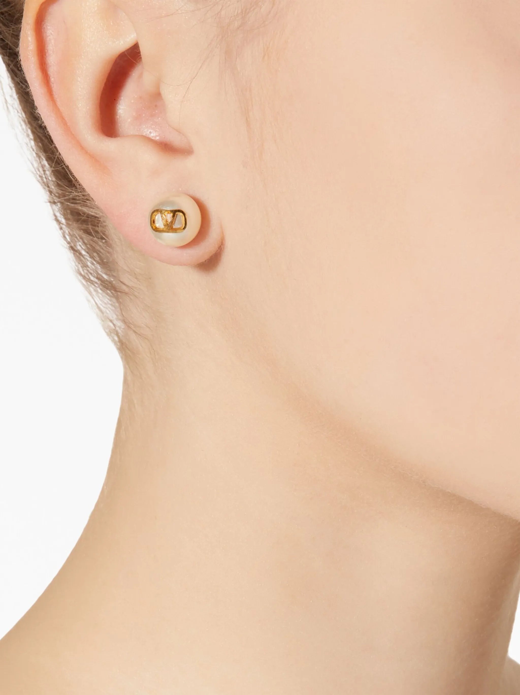 VLogo Signature pearl stud earrings
