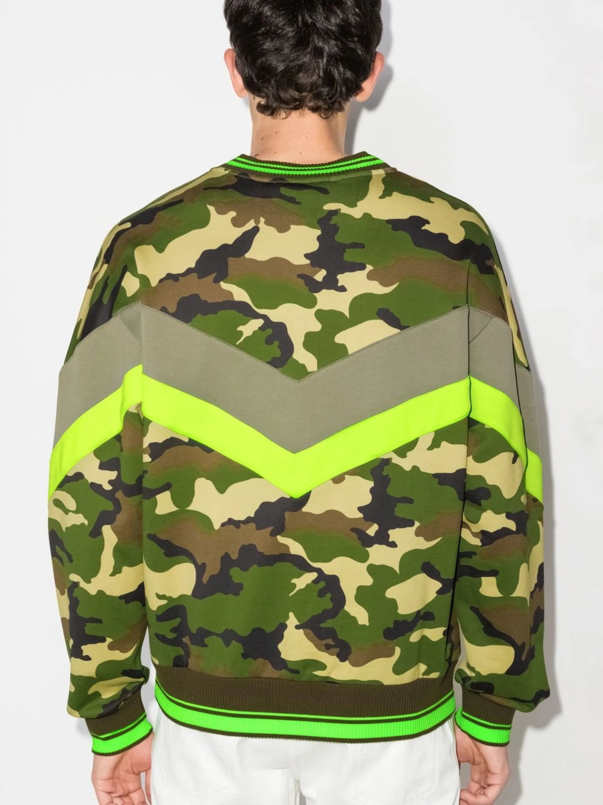logo-plaque camouflage-print sweatshirt