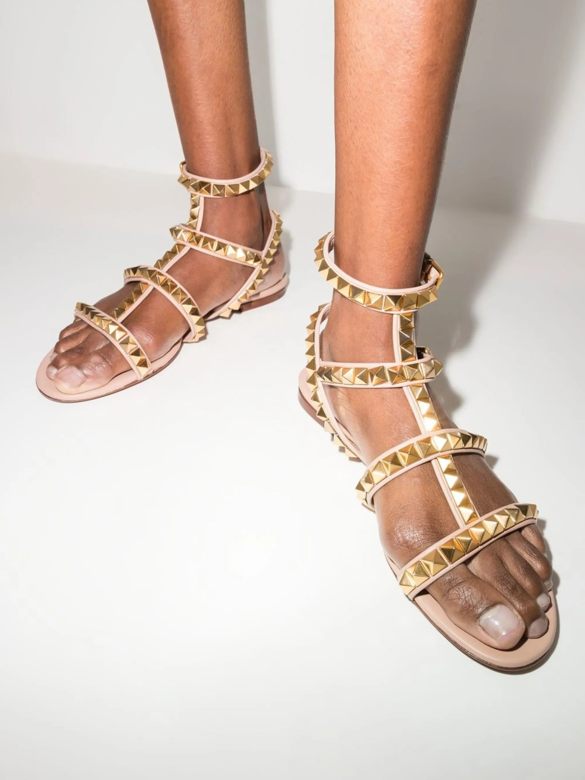 Rockstud No Limit caged sandals
