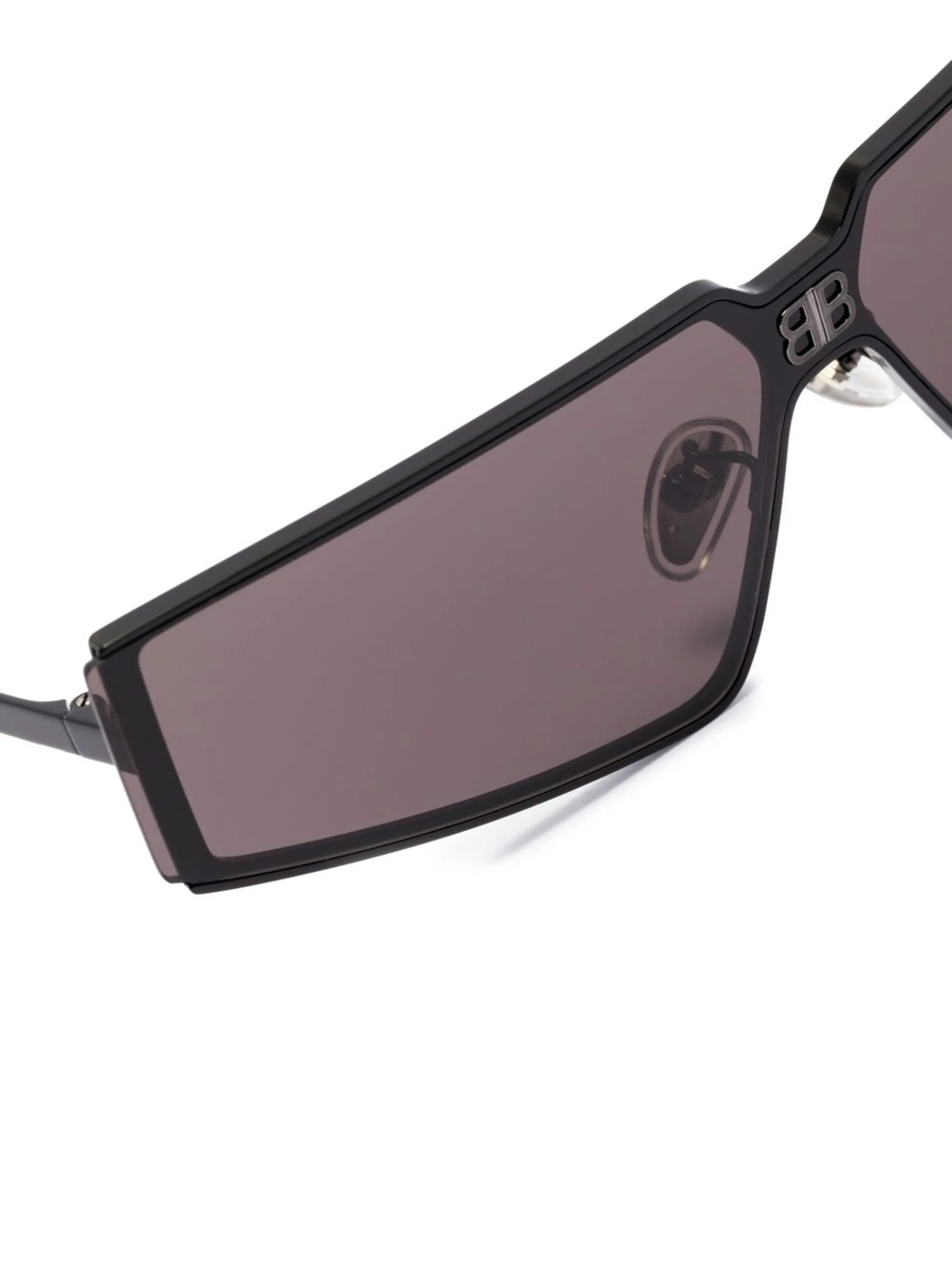 geometric frame sunglasses