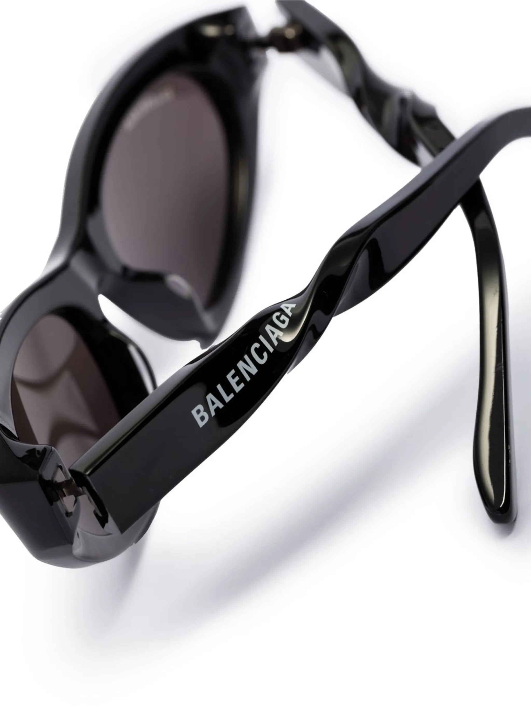 Twist logo-print sunglasses