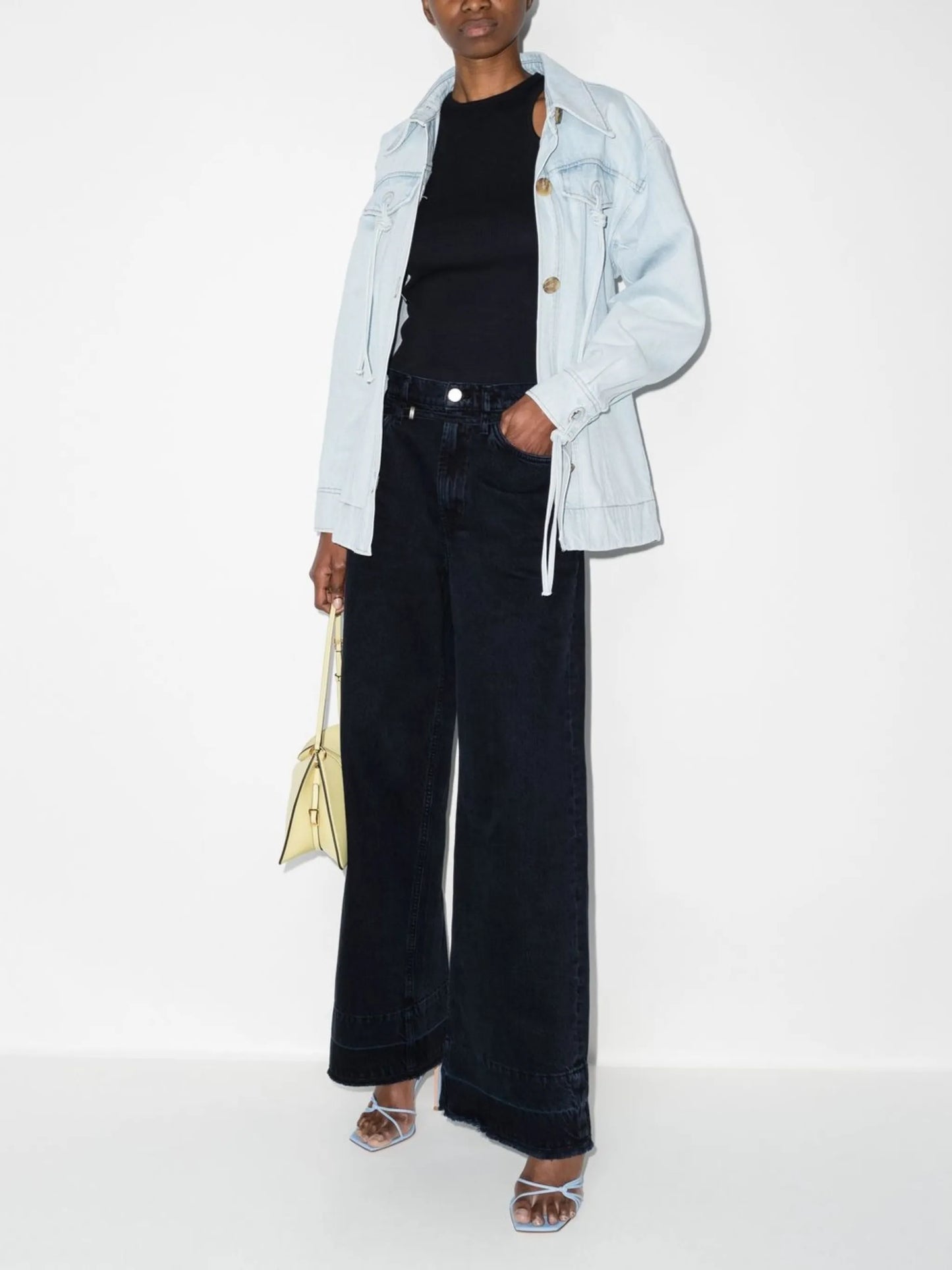 Baggy high-waisted jeans