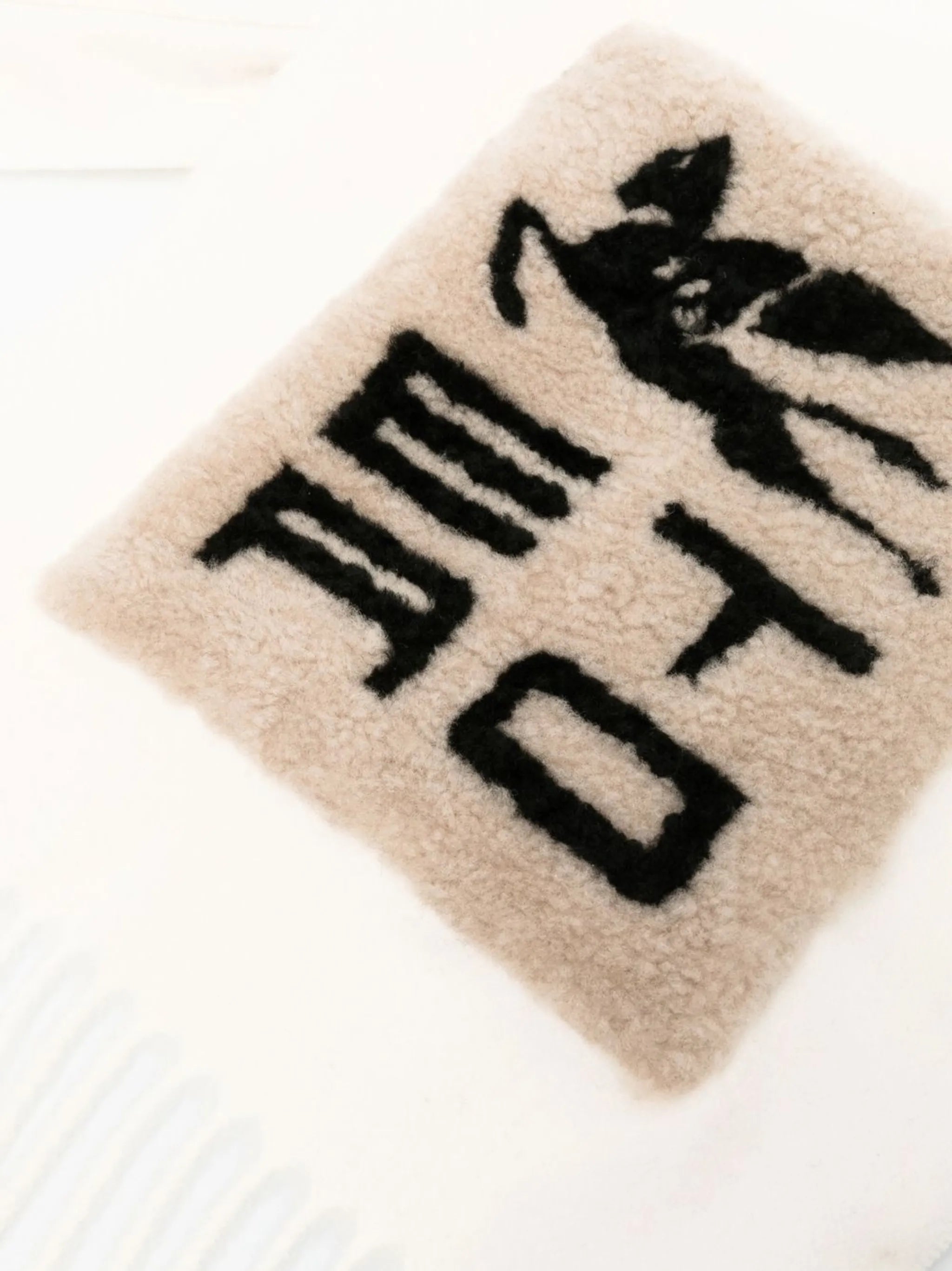 logo-patch cashmere scarf