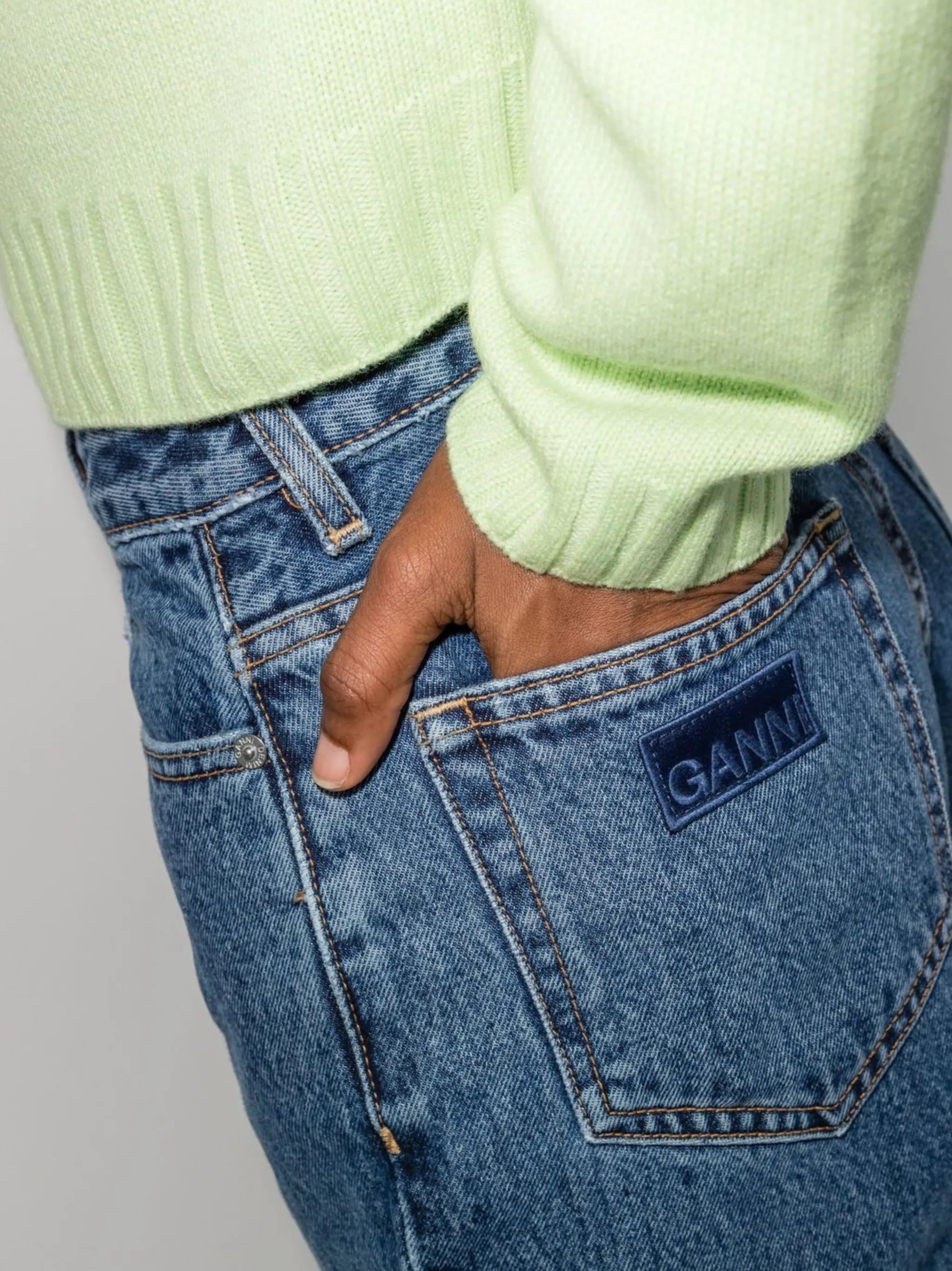 Betzy organic cotton flared cropped jeans