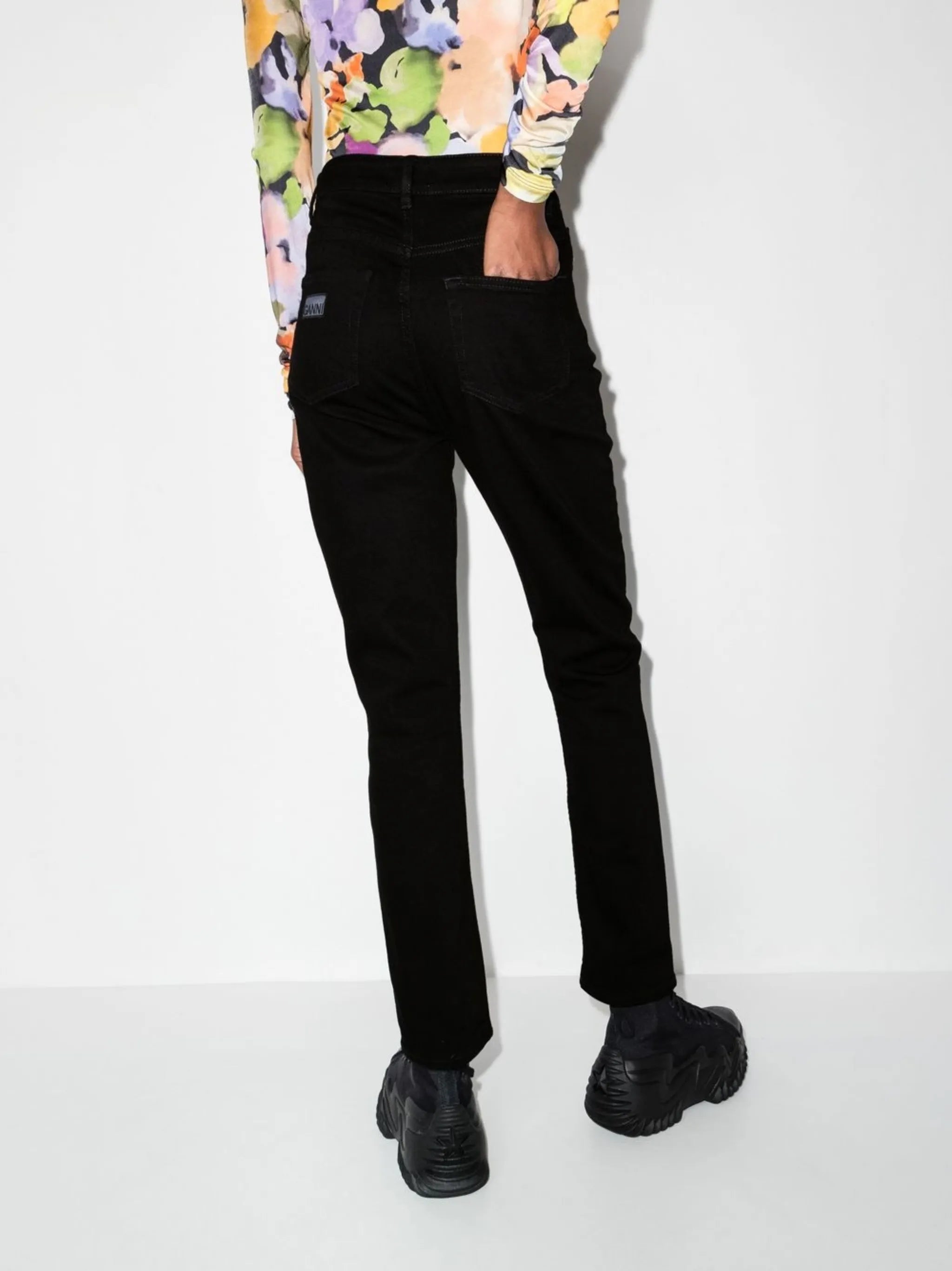 slim-leg cropped jeans