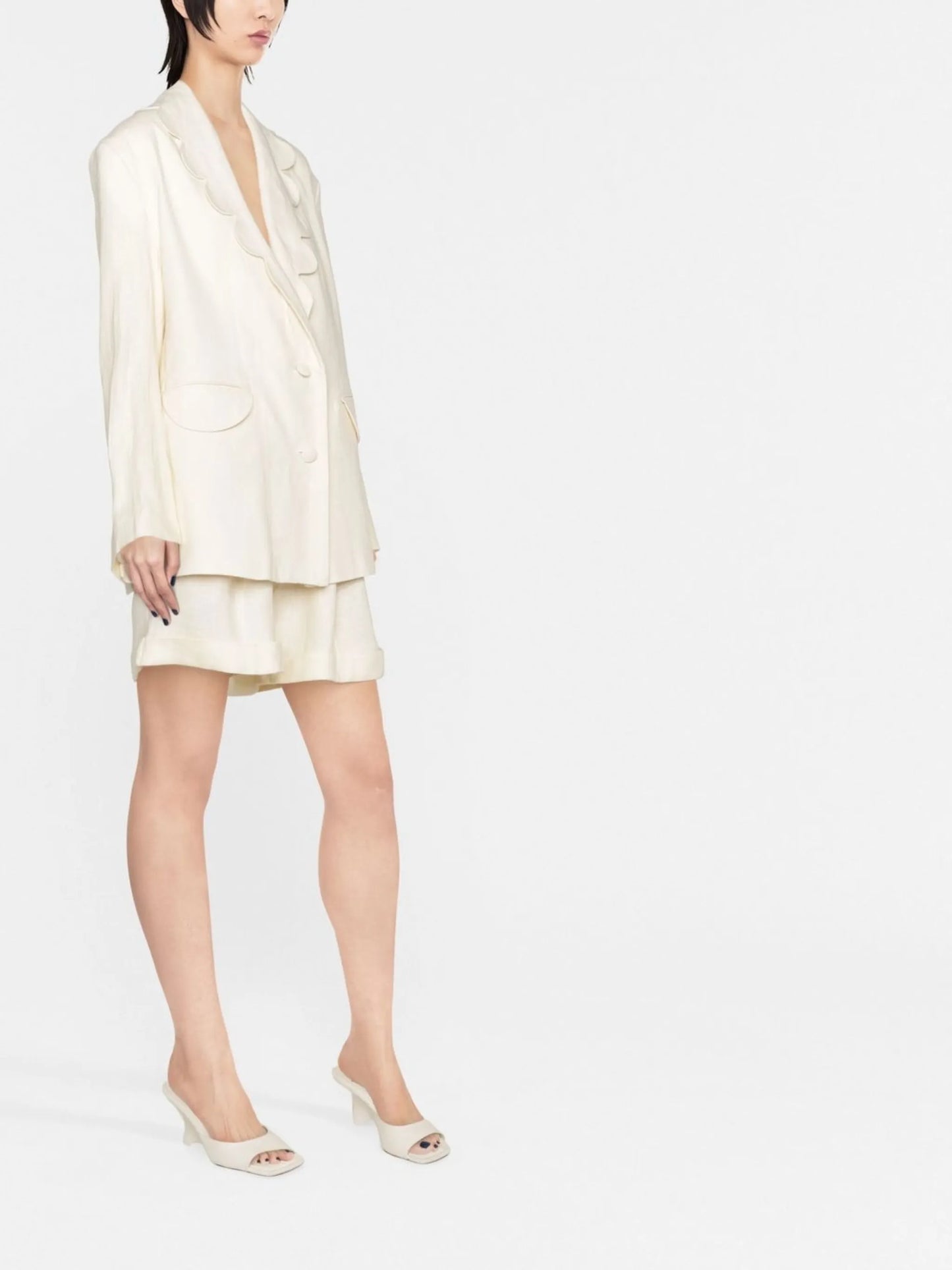 scallop-collar single-breasted blazer