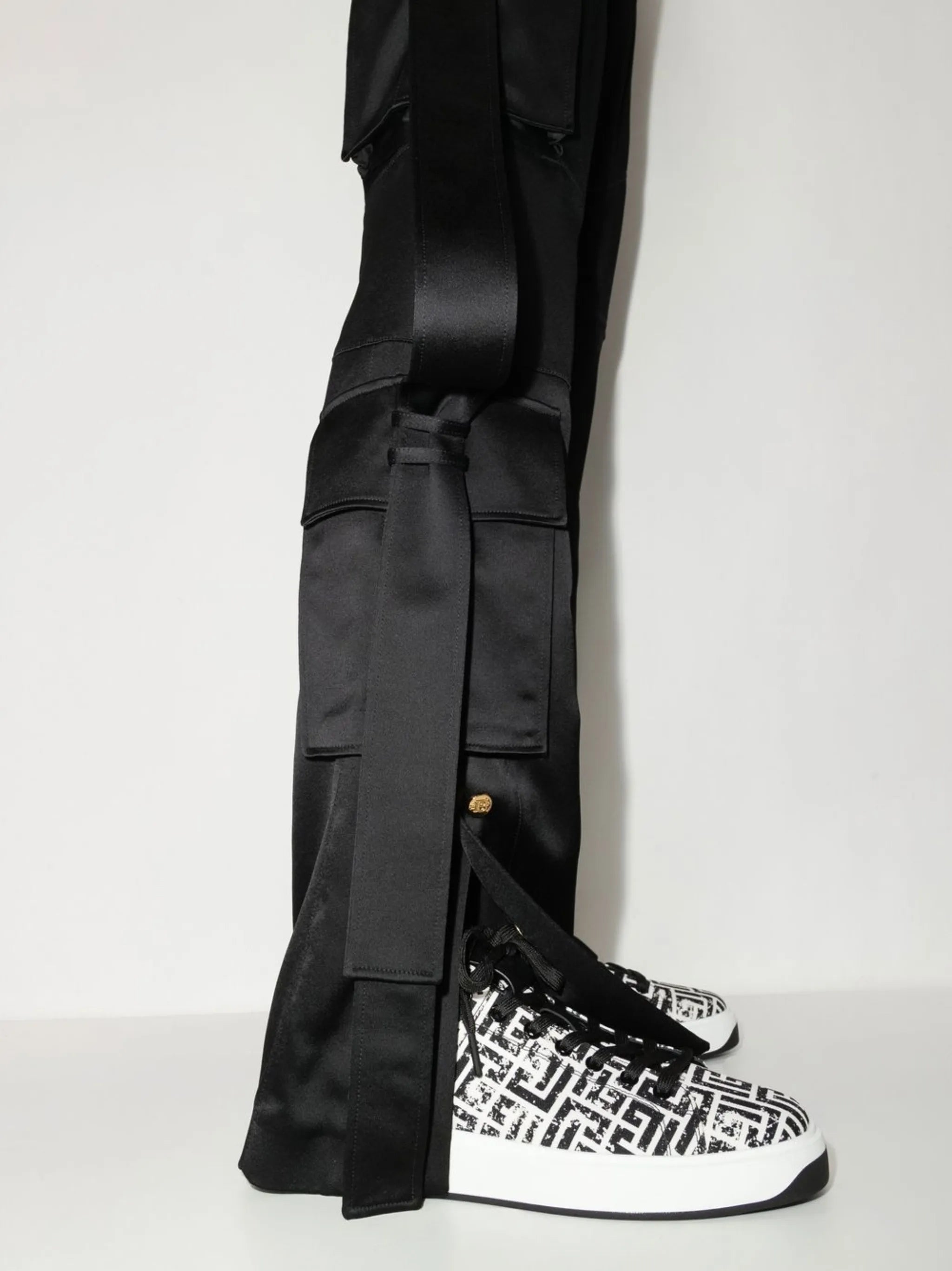 monogram-pattern lace-up sneakers